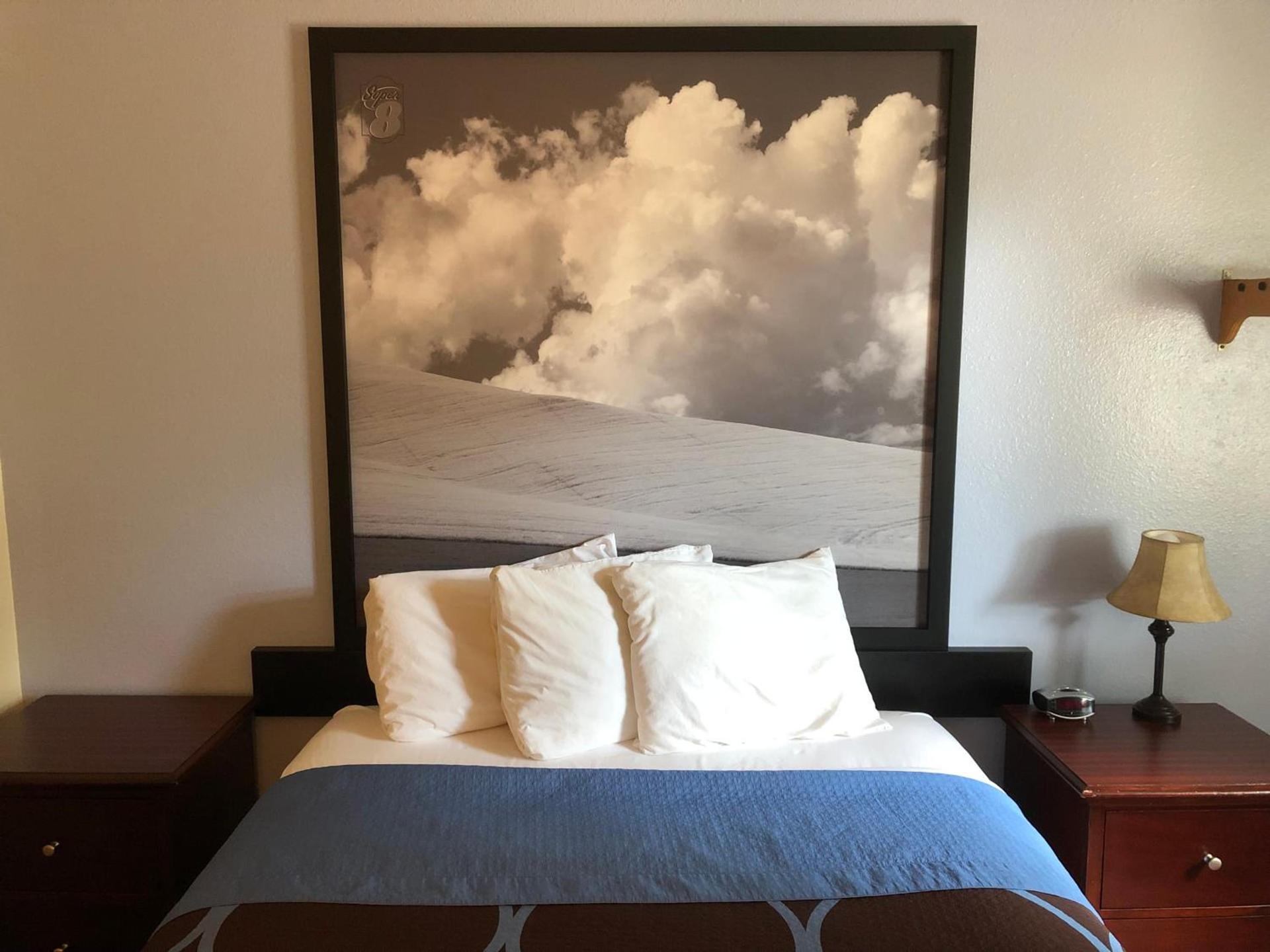 Super 8 by Wyndham Lewiston photo 10
