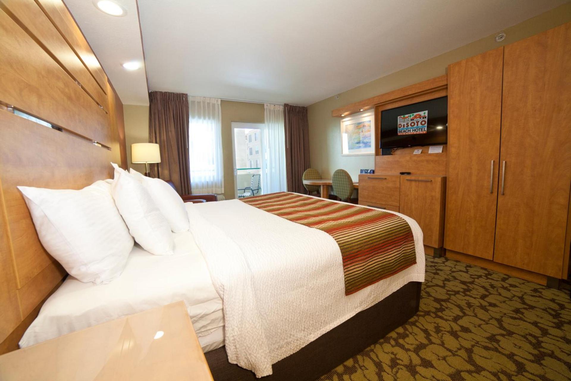 DeSoto Beach Hotel photo 32