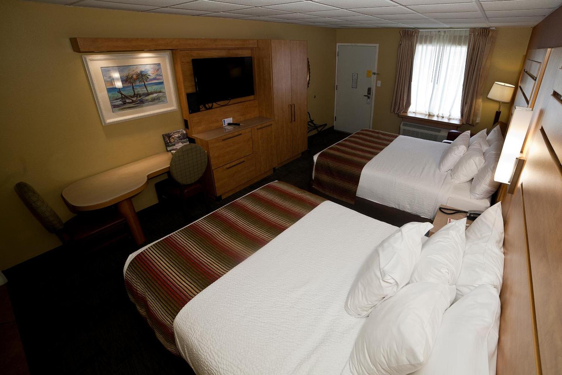 DeSoto Beach Hotel photo 14