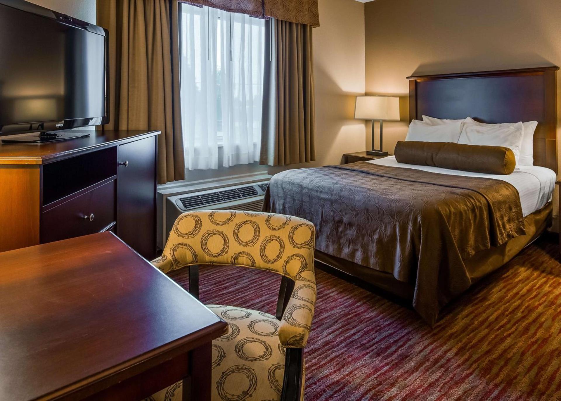 Best Western Plus Concord Inn photo 14
