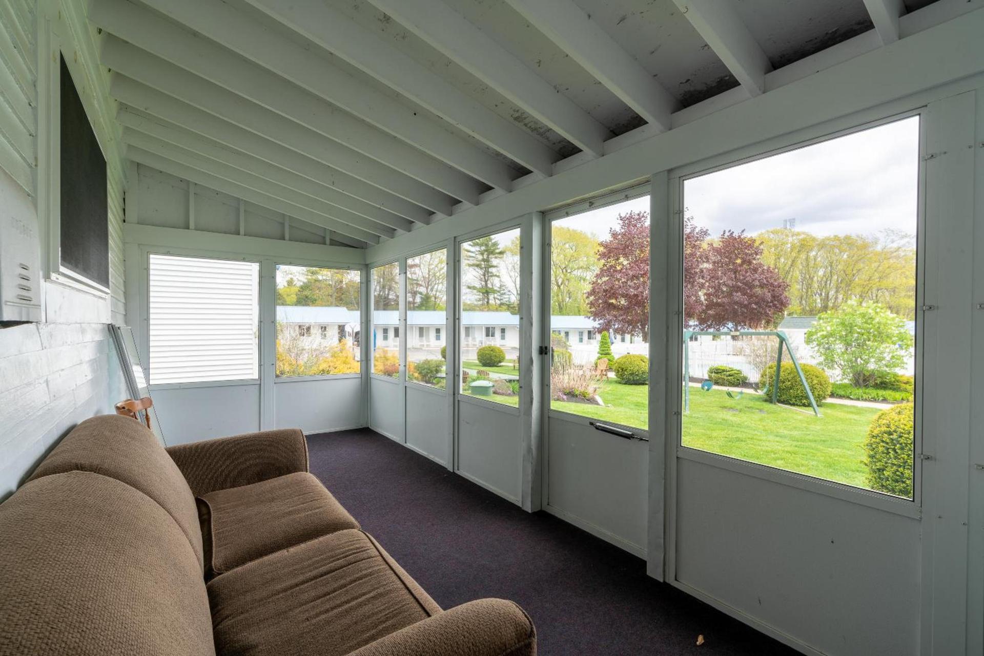 Ne'r Beach Motel photo 61