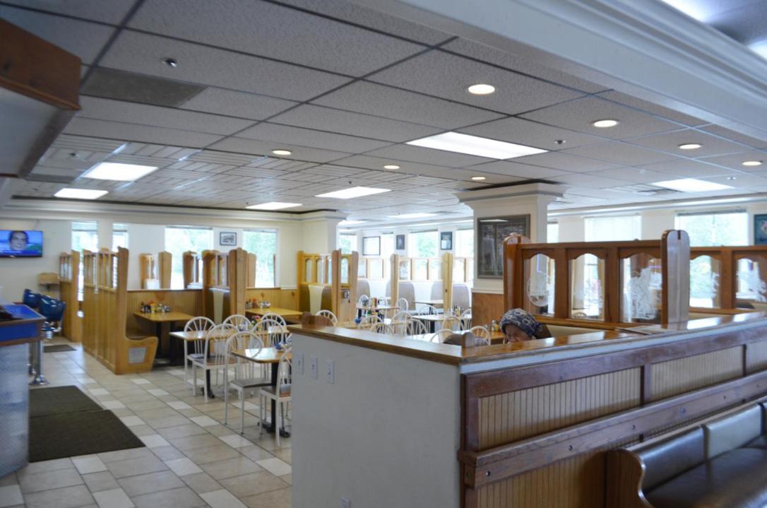 Valley Hotel & 24/7 Open Cafe photo 8