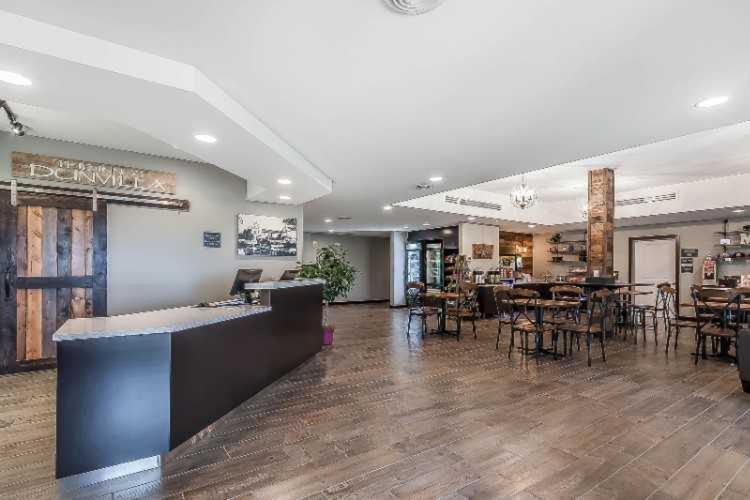 Lakes Inn at Dunvilla photo 32