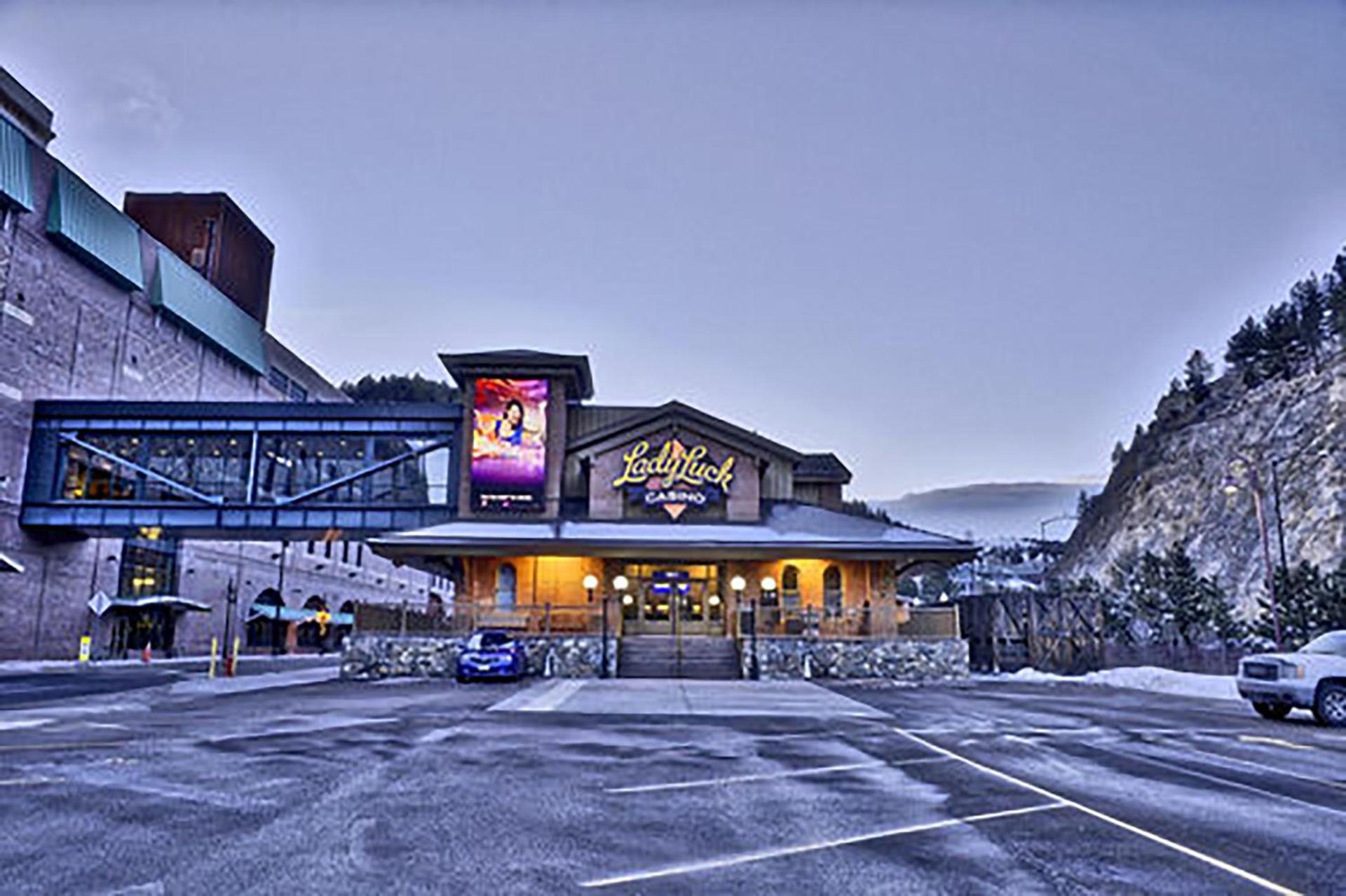 Lady Luck Casino Black Hawk - A Caesars Rewards Destination photo 13