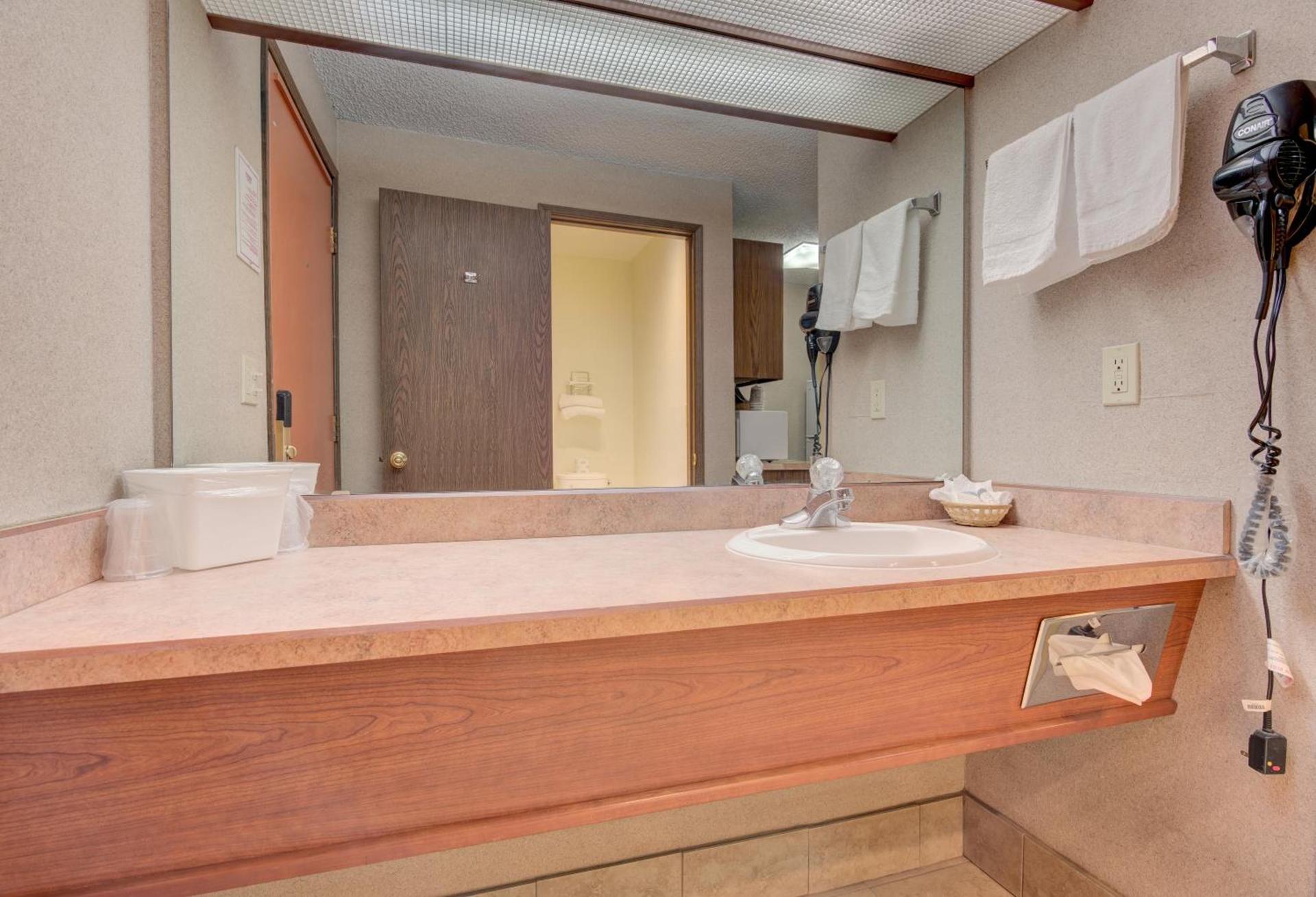 Redmond Inn photo 13