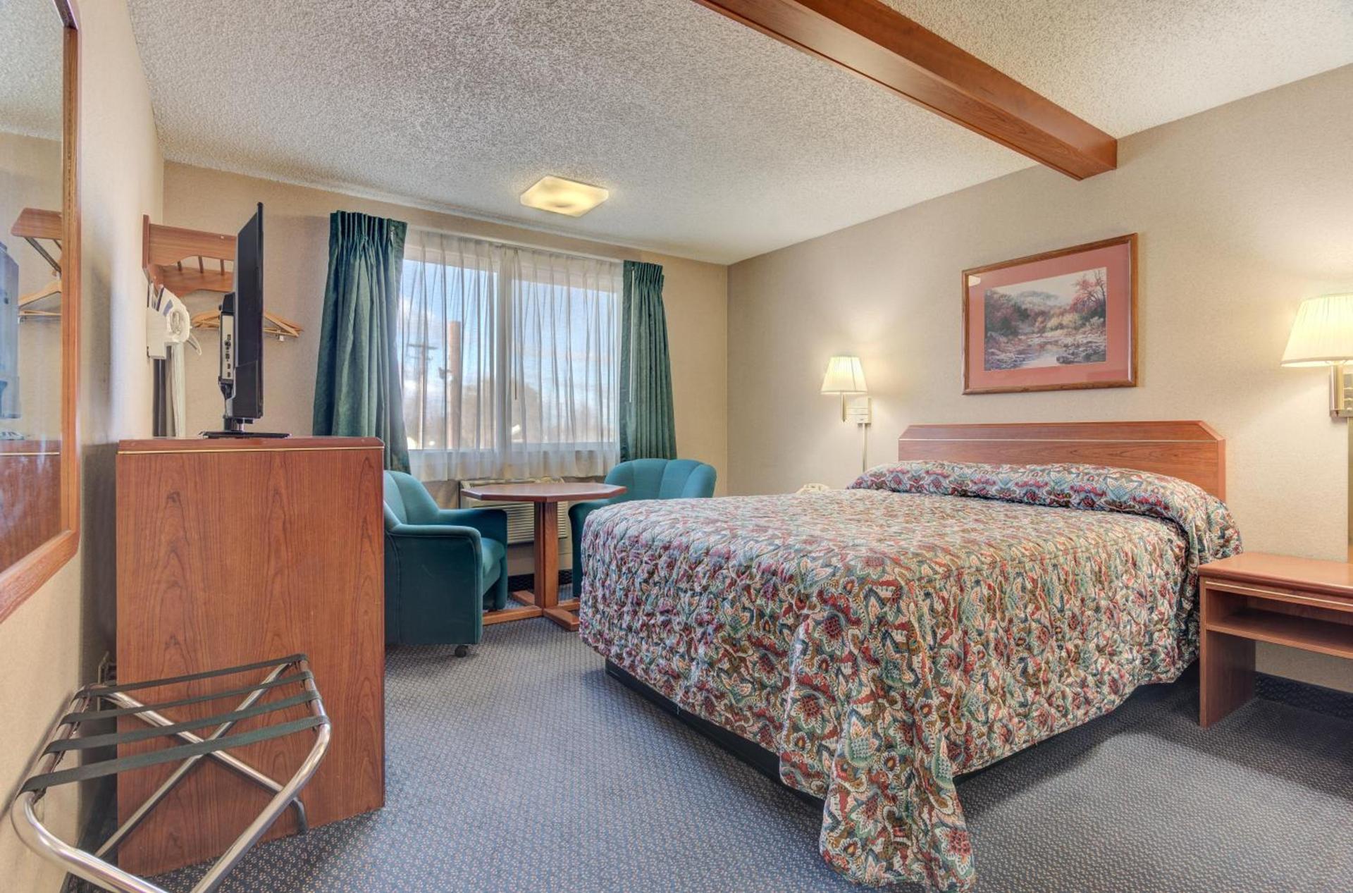 Redmond Inn photo 8