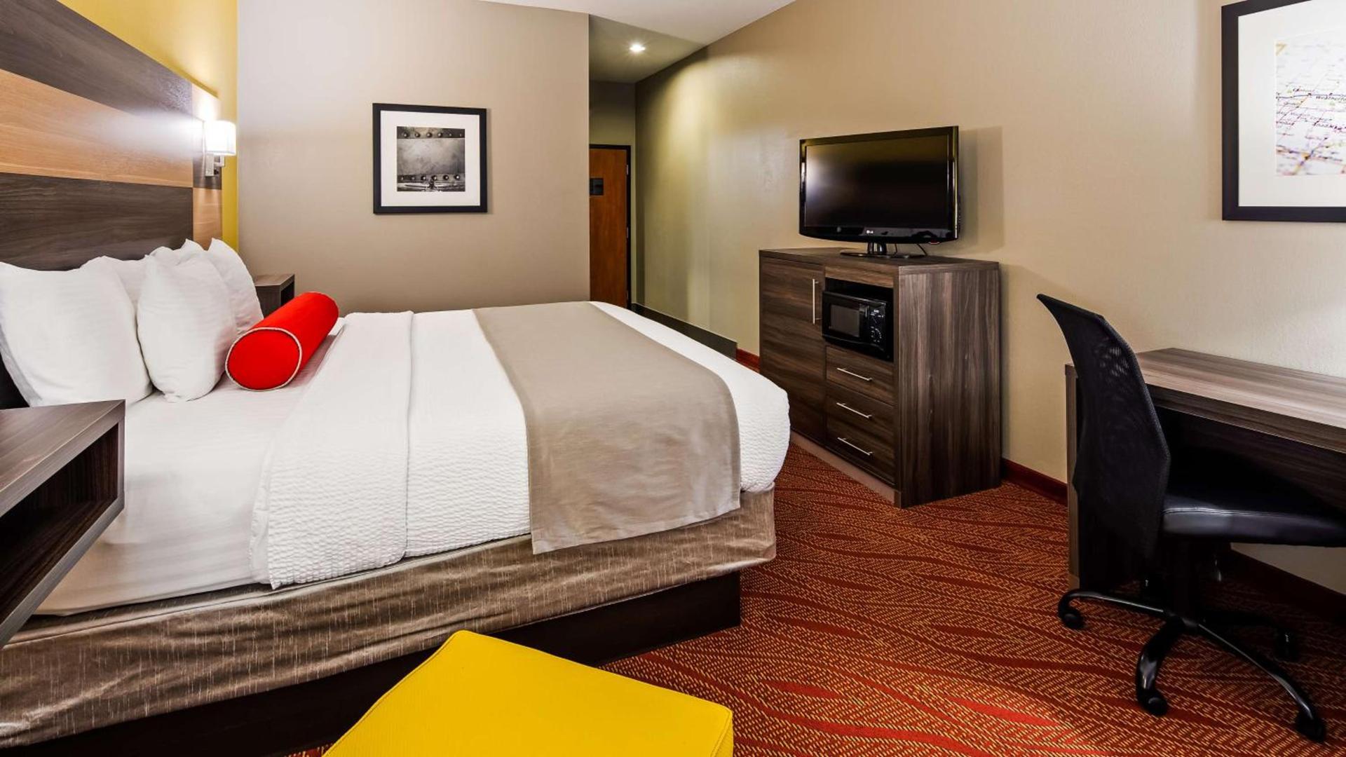 Best Western Plus Midwest City Inn & Suites photo 11