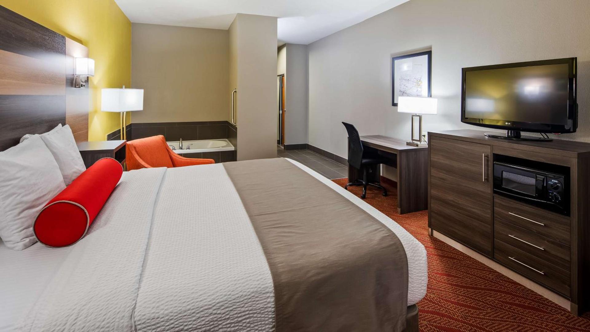 Best Western Plus Midwest City Inn & Suites photo 9