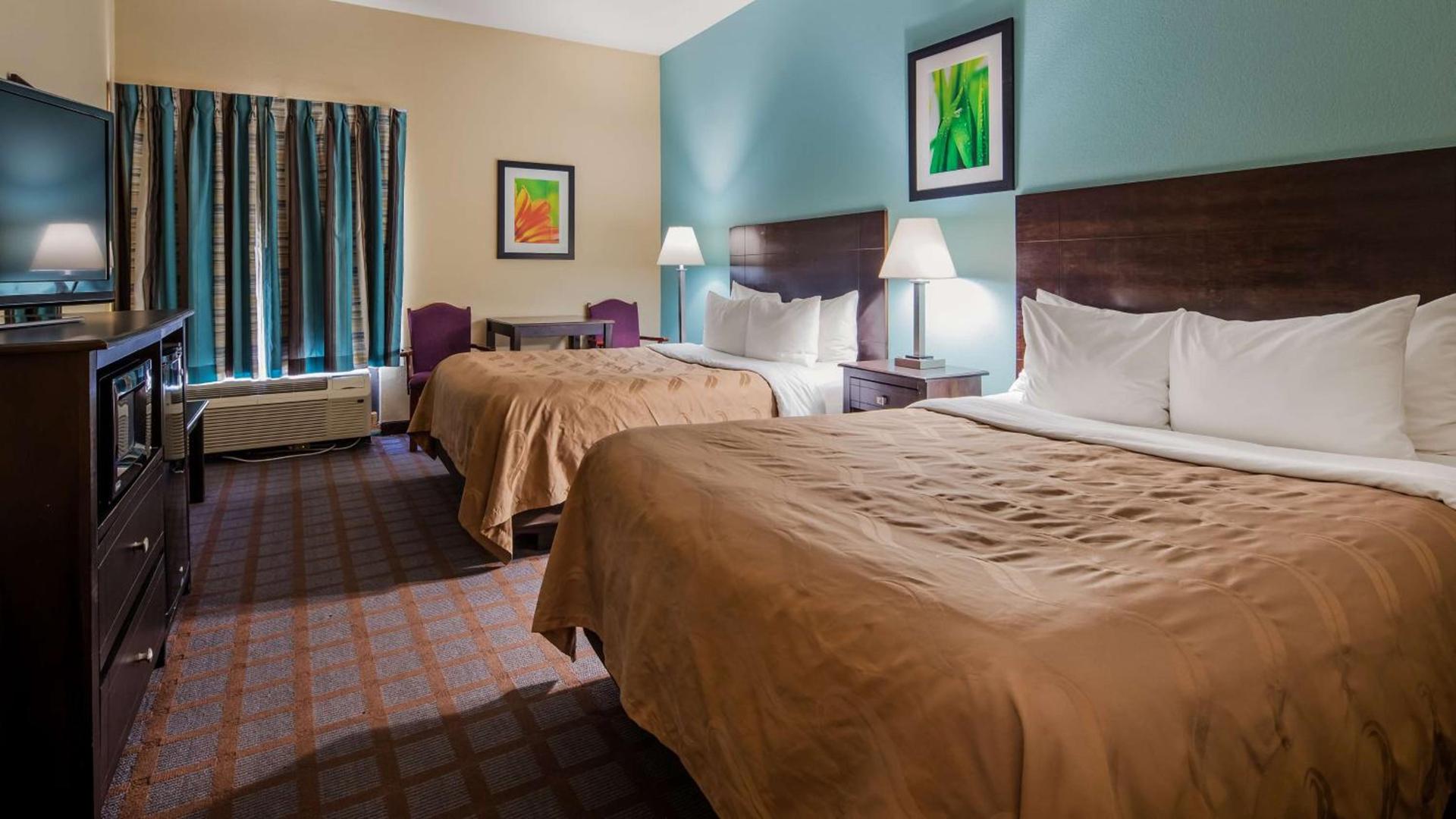 Red Lion Inn & Suites Blue Springs photo 17