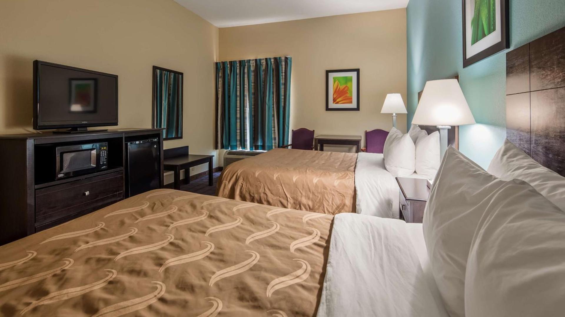 Red Lion Inn & Suites Blue Springs photo 16