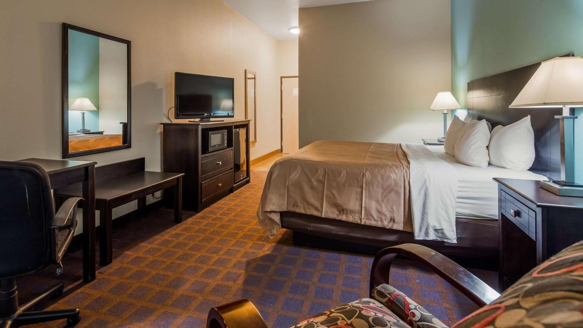 Red Lion Inn & Suites Blue Springs photo 15