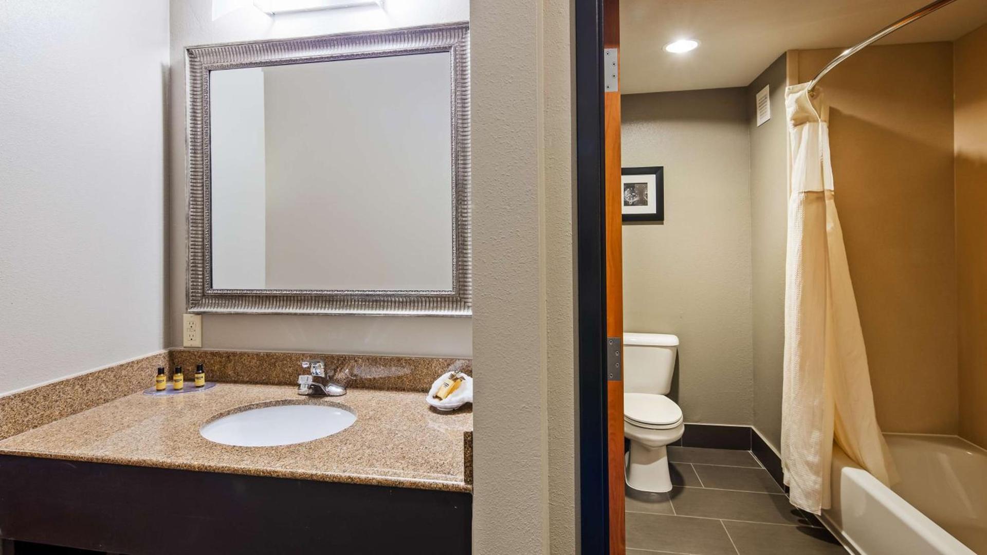 Best Western Plus Midwest City Inn & Suites photo 12