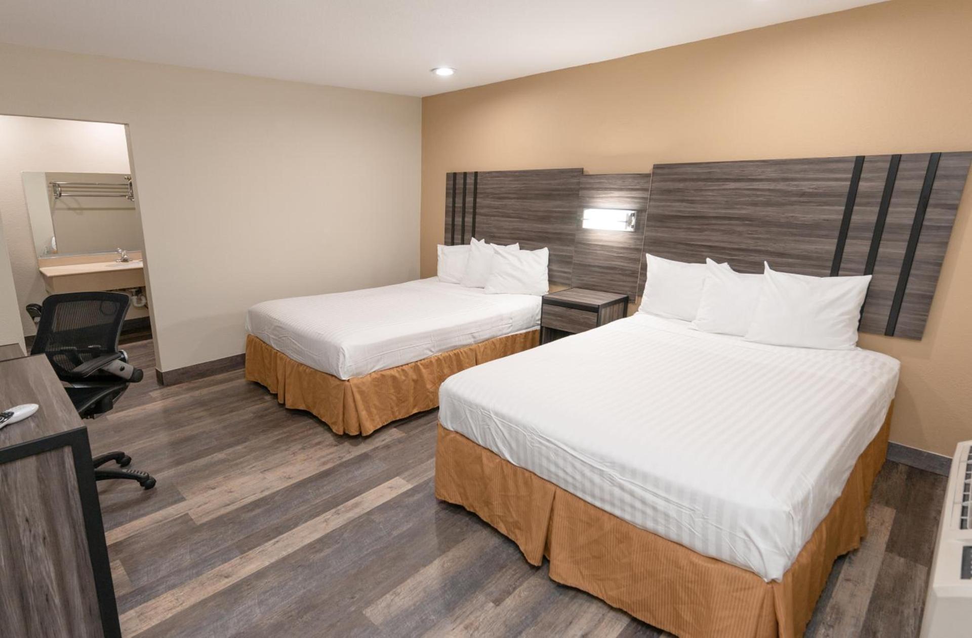 Crown Motel photo 19