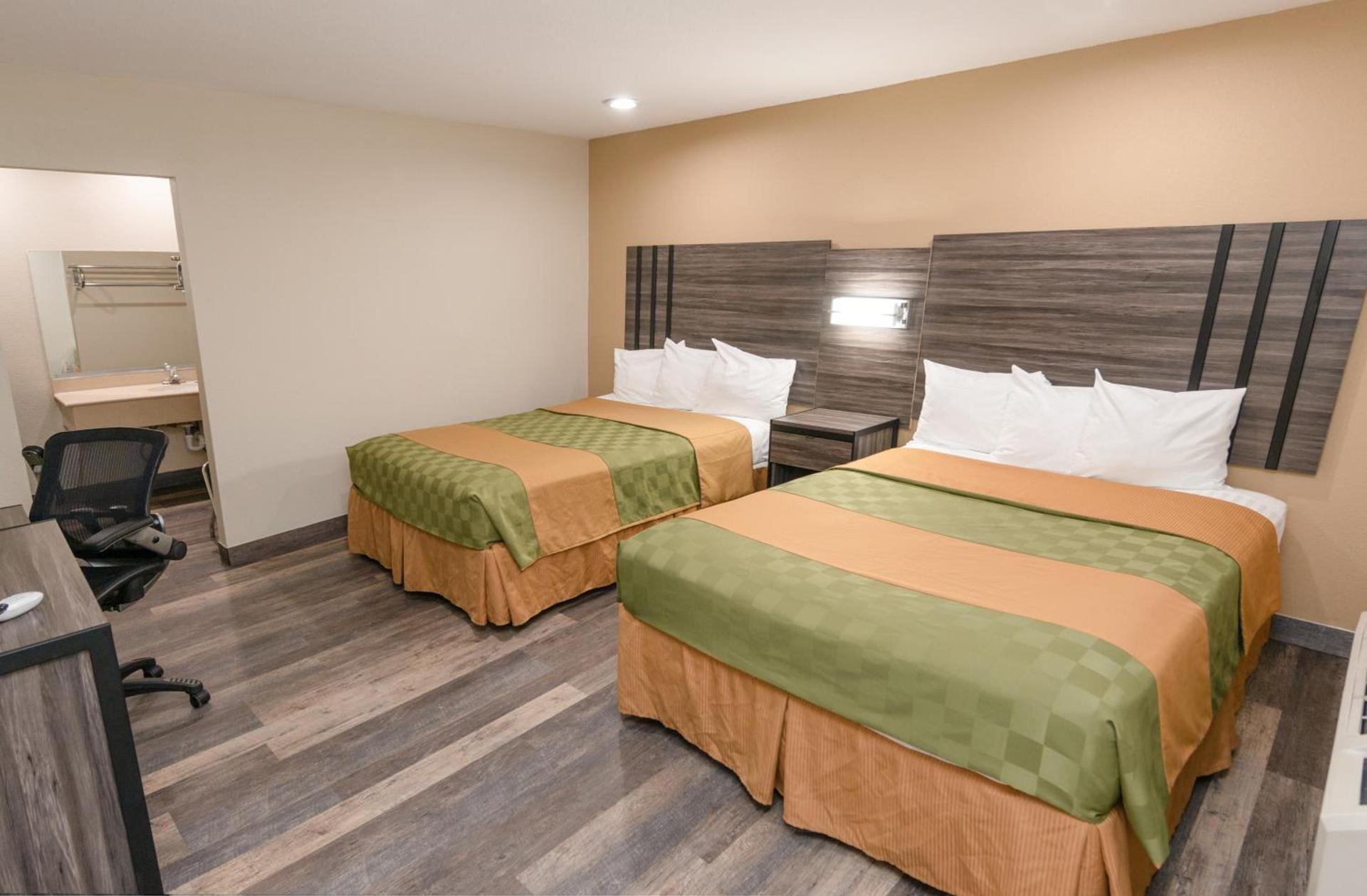 Crown Motel photo 4