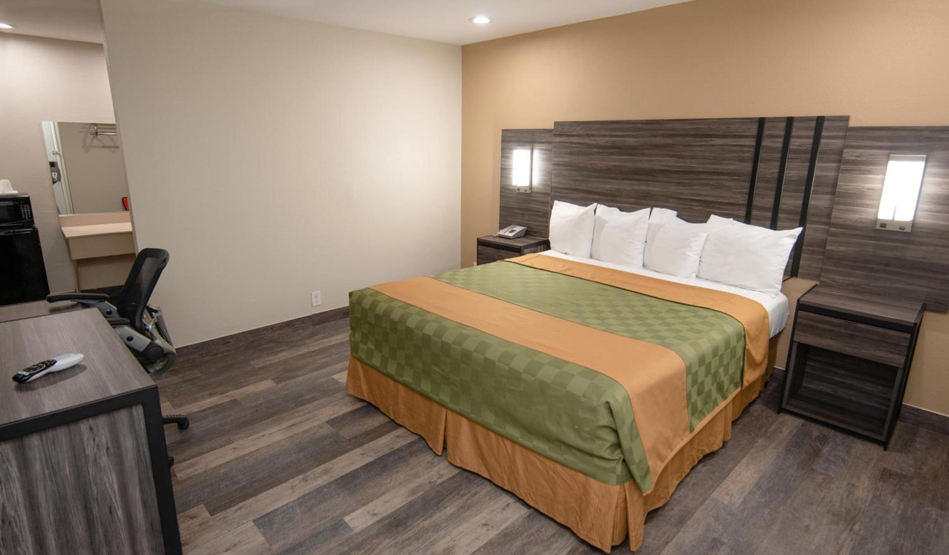 Crown Motel photo 3