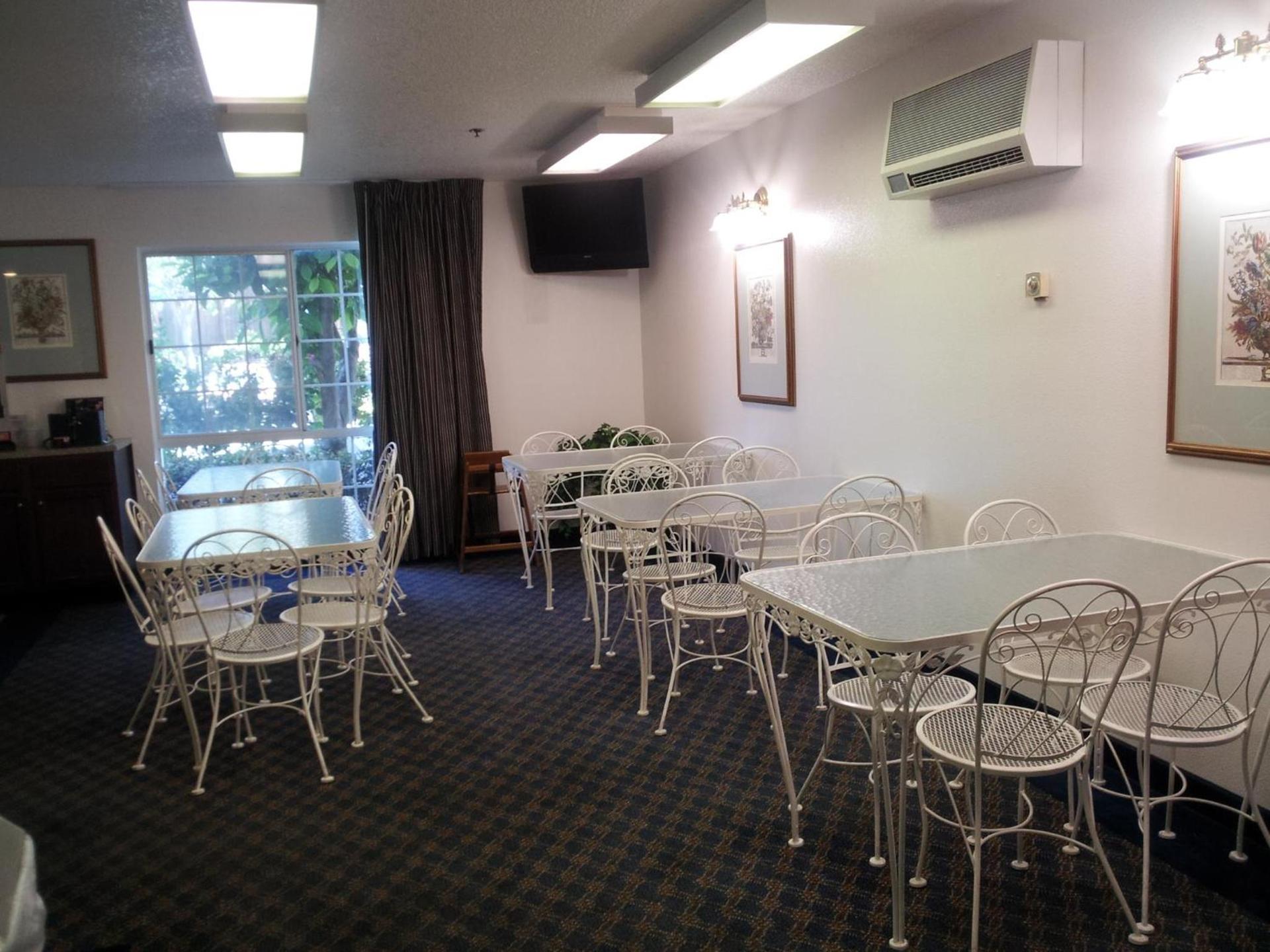Super 8 by Wyndham Oroville photo 33