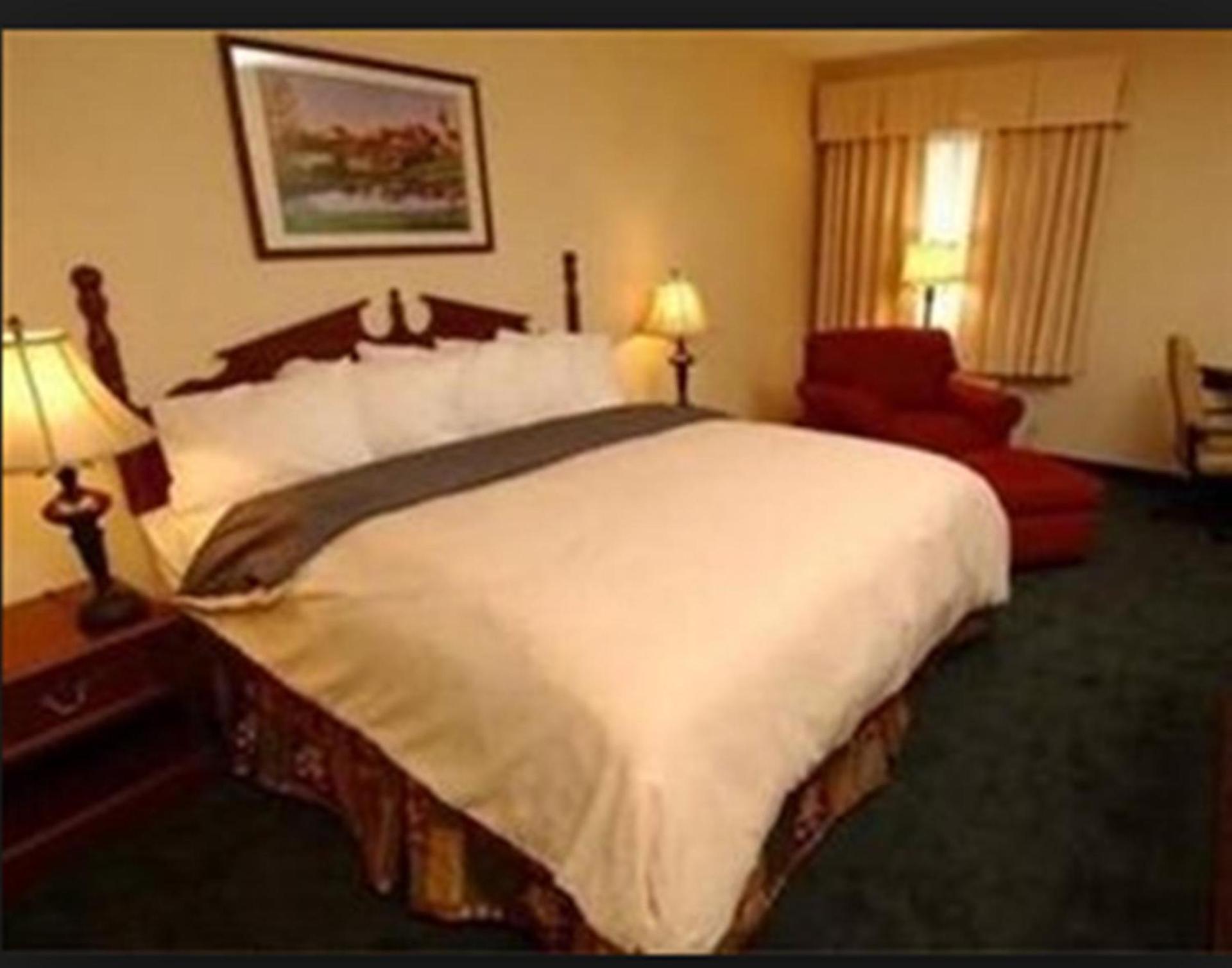 Baymont by Wyndham Sanford photo 18