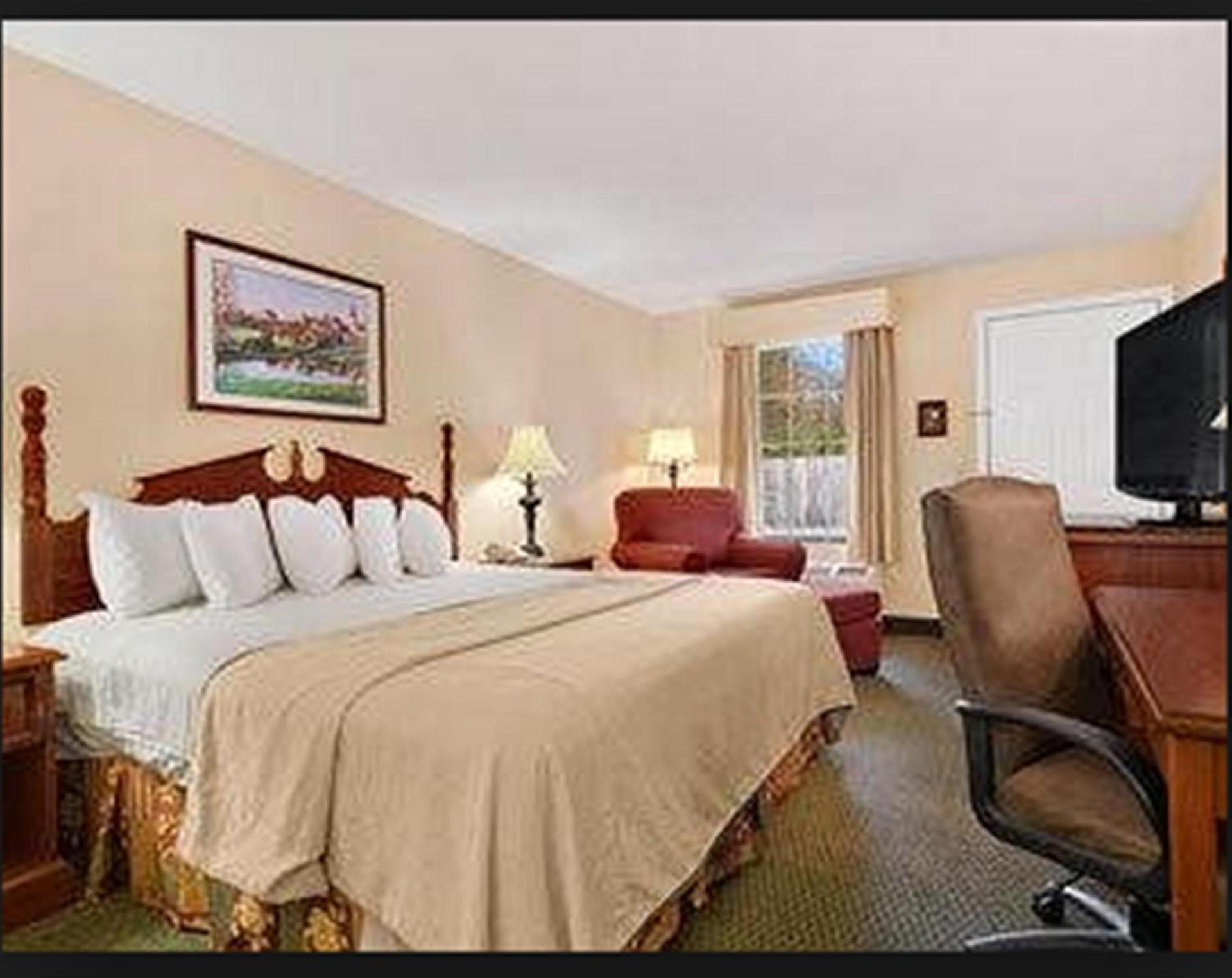 Baymont by Wyndham Sanford photo 19