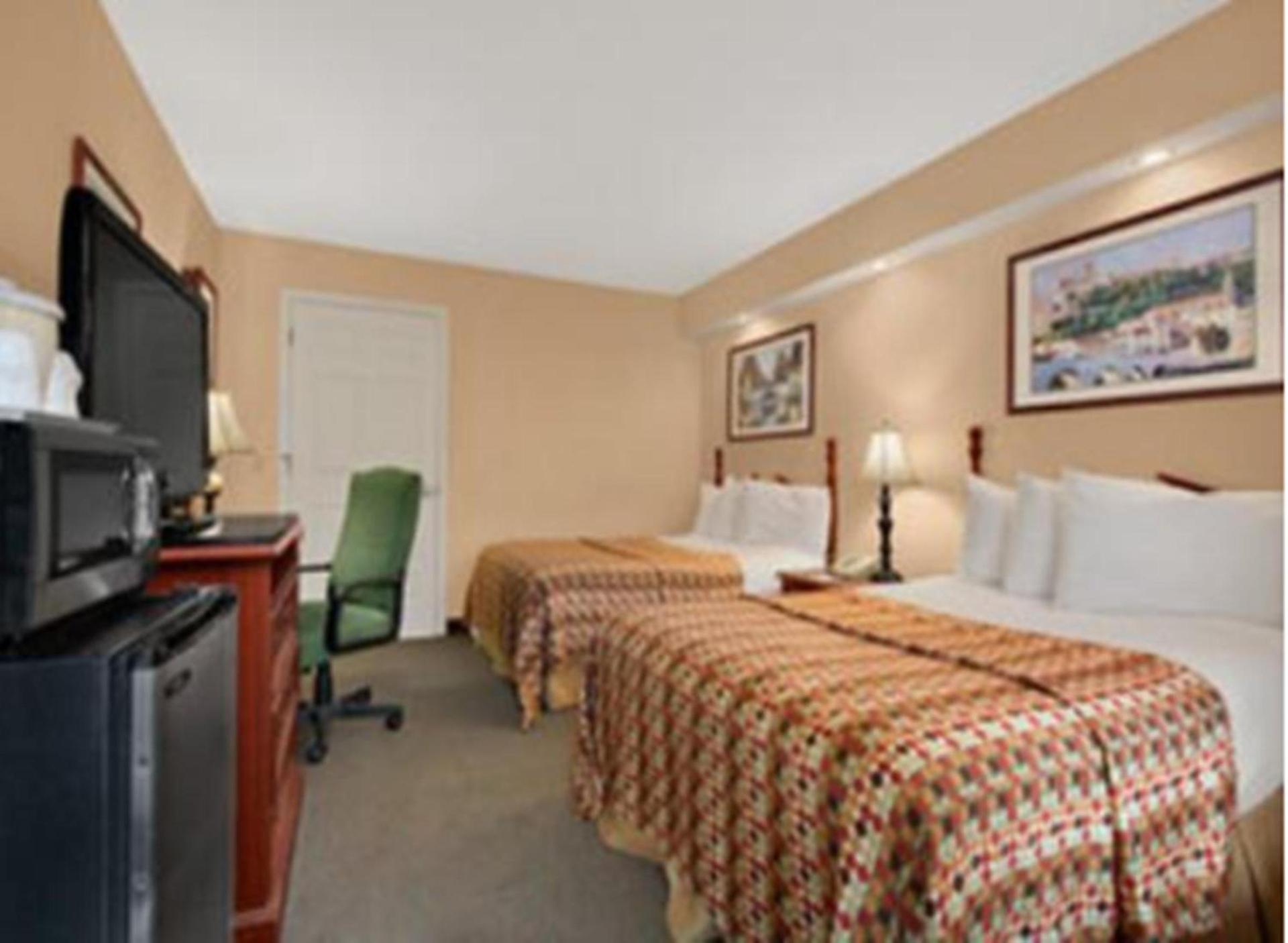 Baymont by Wyndham Sanford photo 28