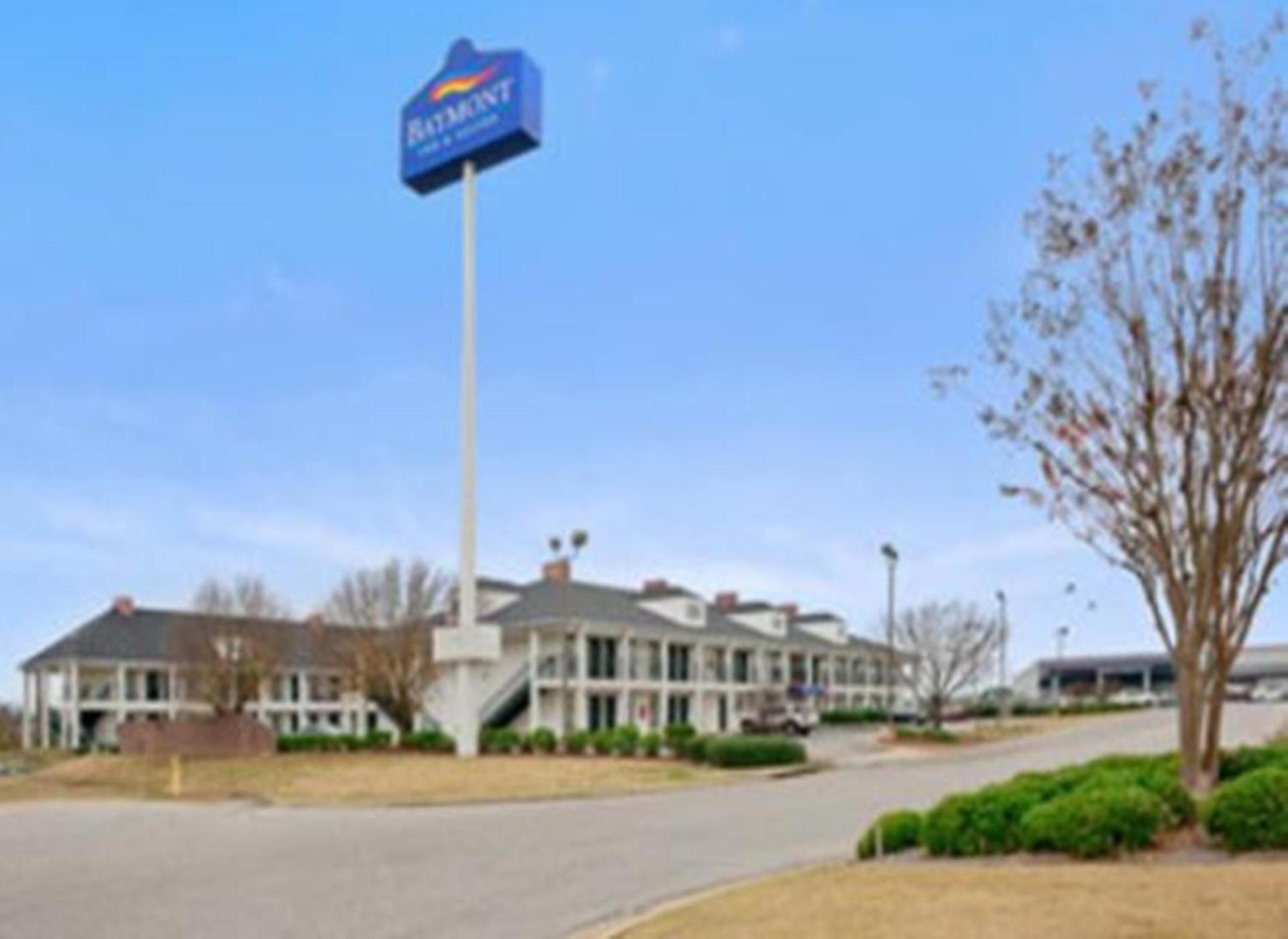 Baymont by Wyndham Sanford photo 21