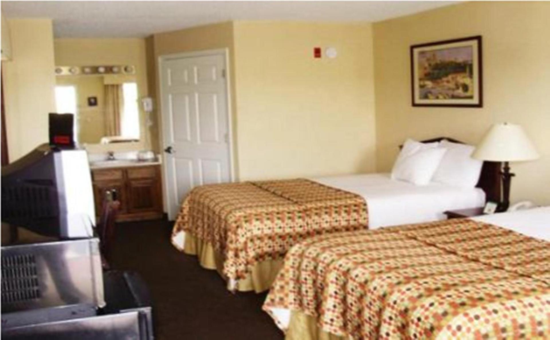 Baymont by Wyndham Sanford photo 34