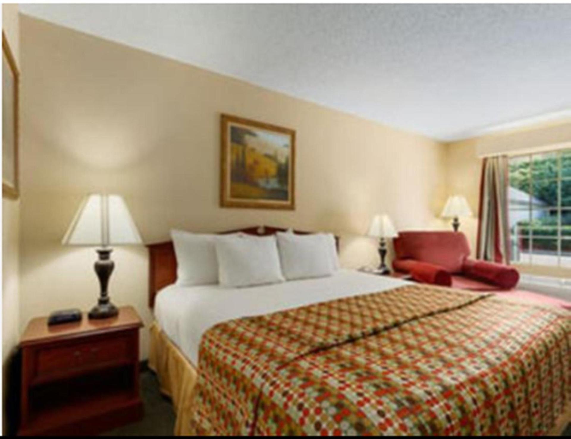 Baymont by Wyndham Sanford photo 39