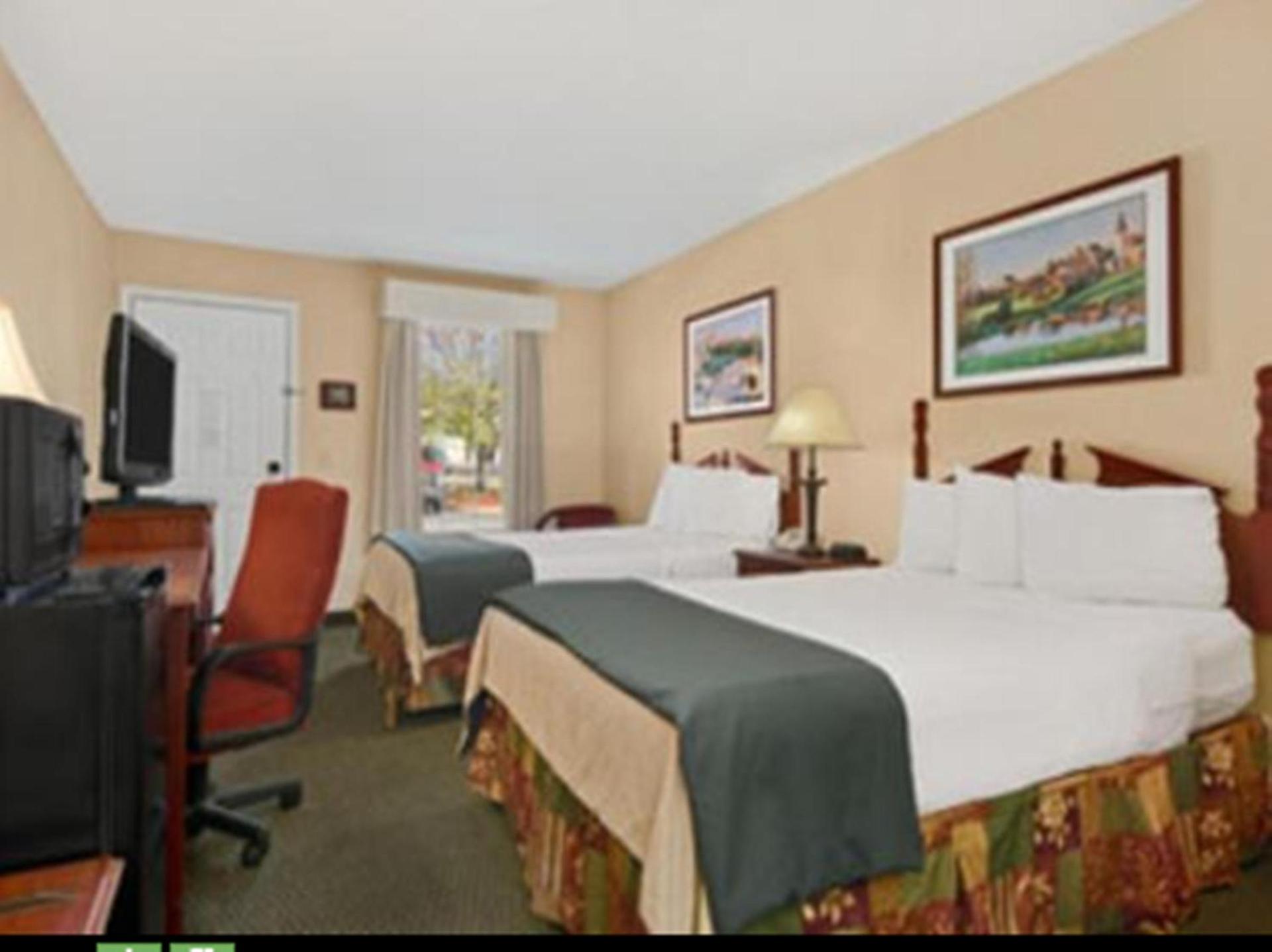 Baymont by Wyndham Sanford photo 42