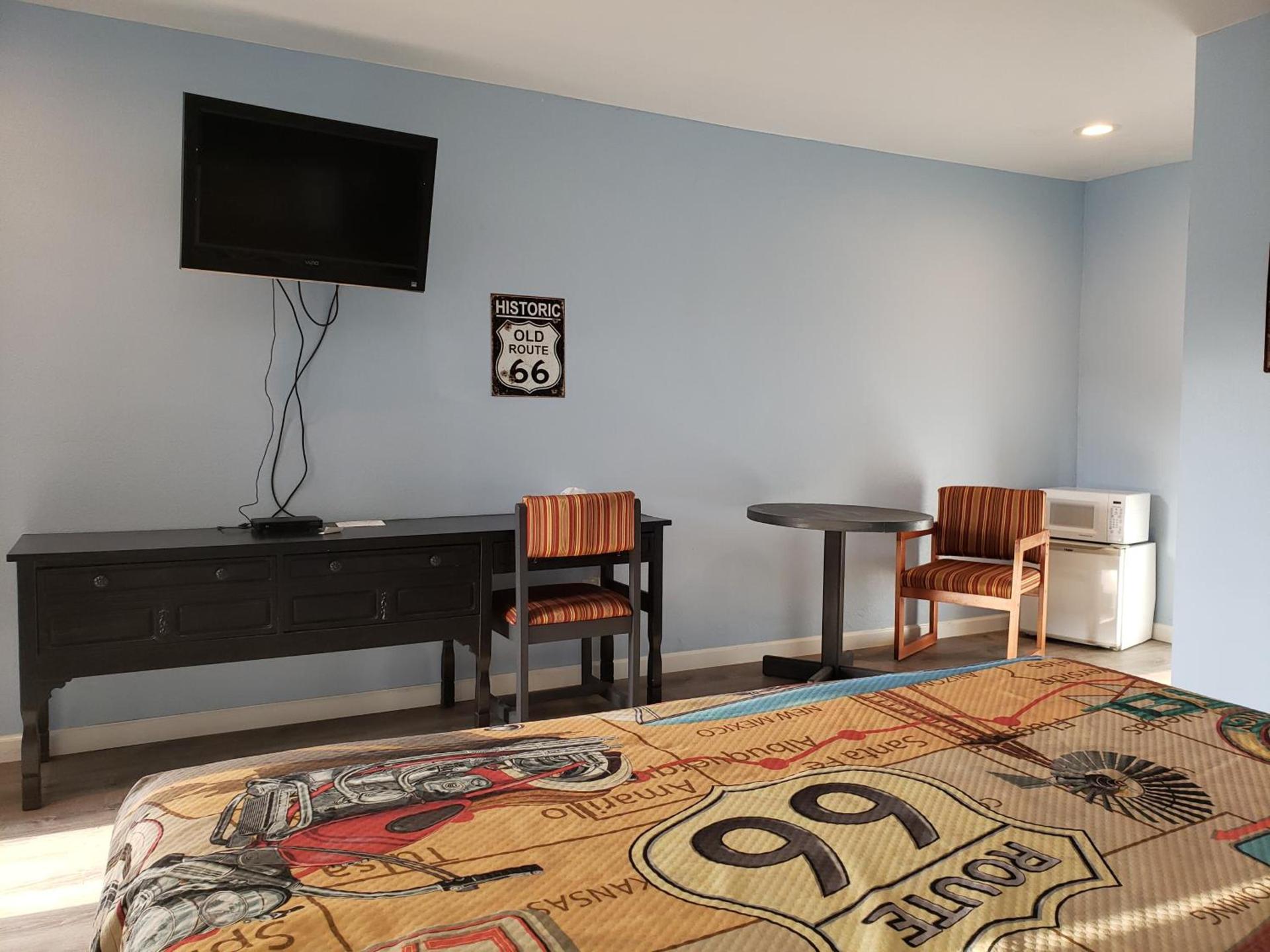 Deluxe Inn photo 29