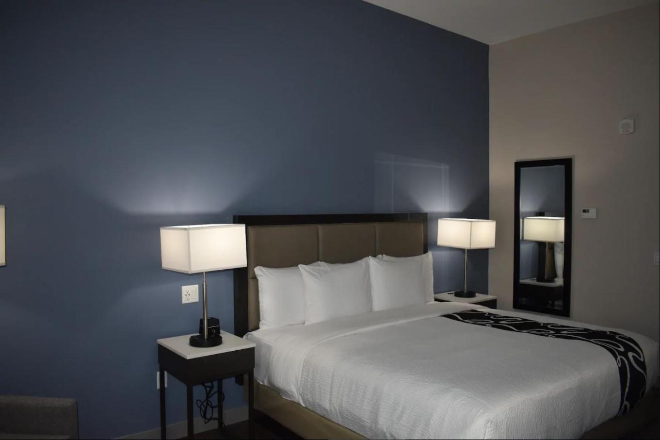La Quinta Inn & Suites by Wyndham San Bernardino photo 60