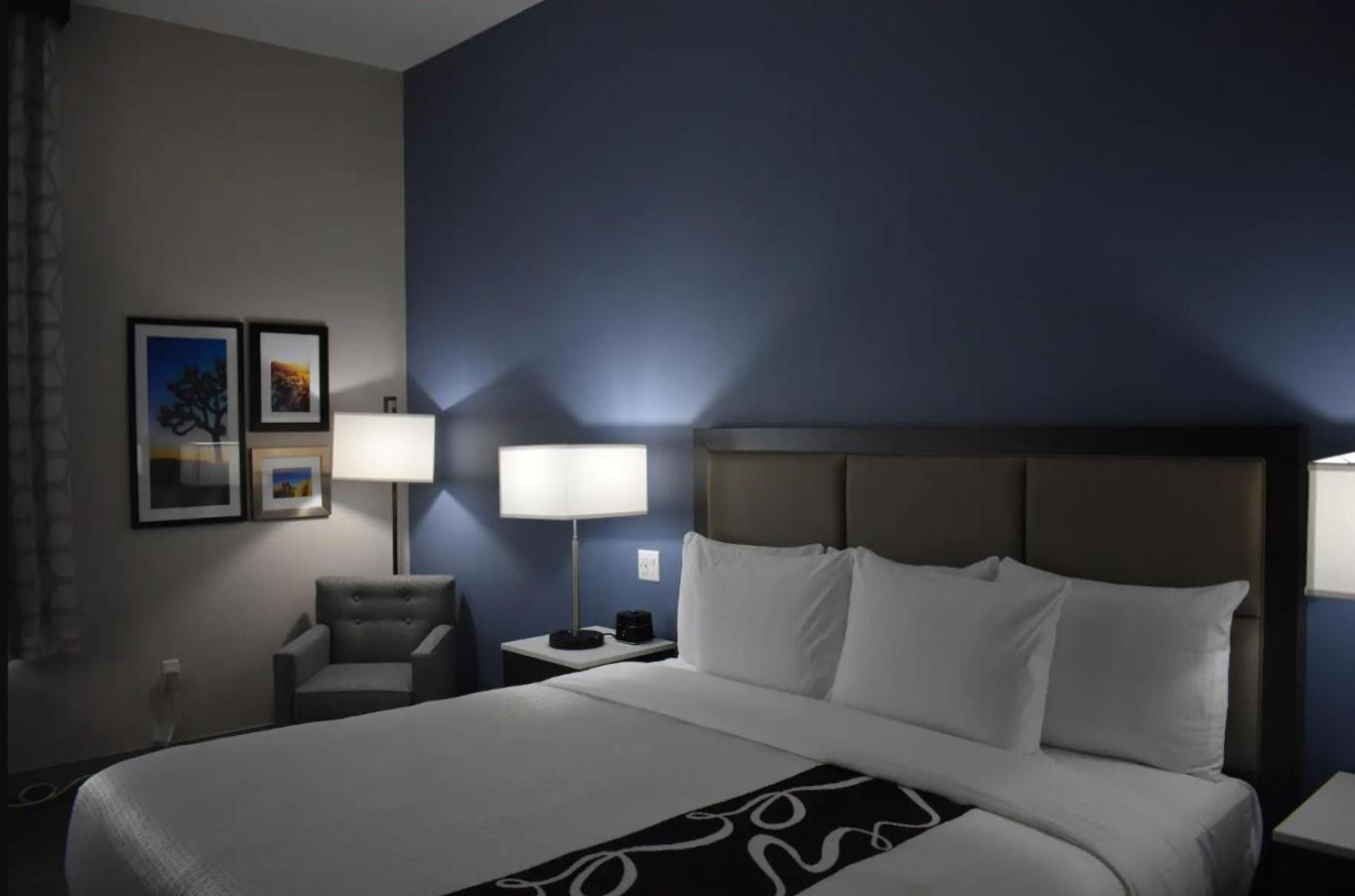 La Quinta Inn & Suites by Wyndham San Bernardino photo 61