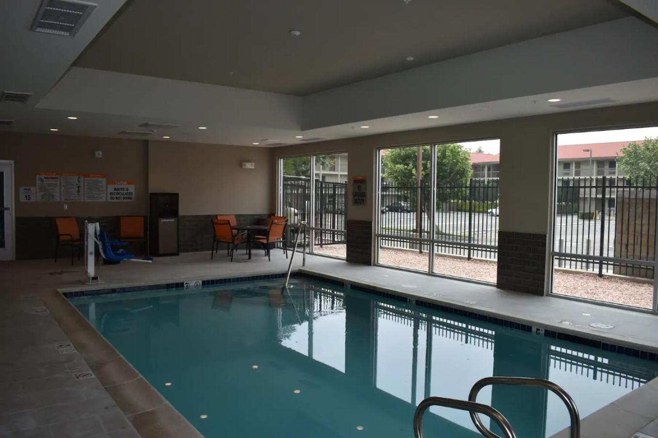 La Quinta Inn & Suites by Wyndham San Bernardino photo 62