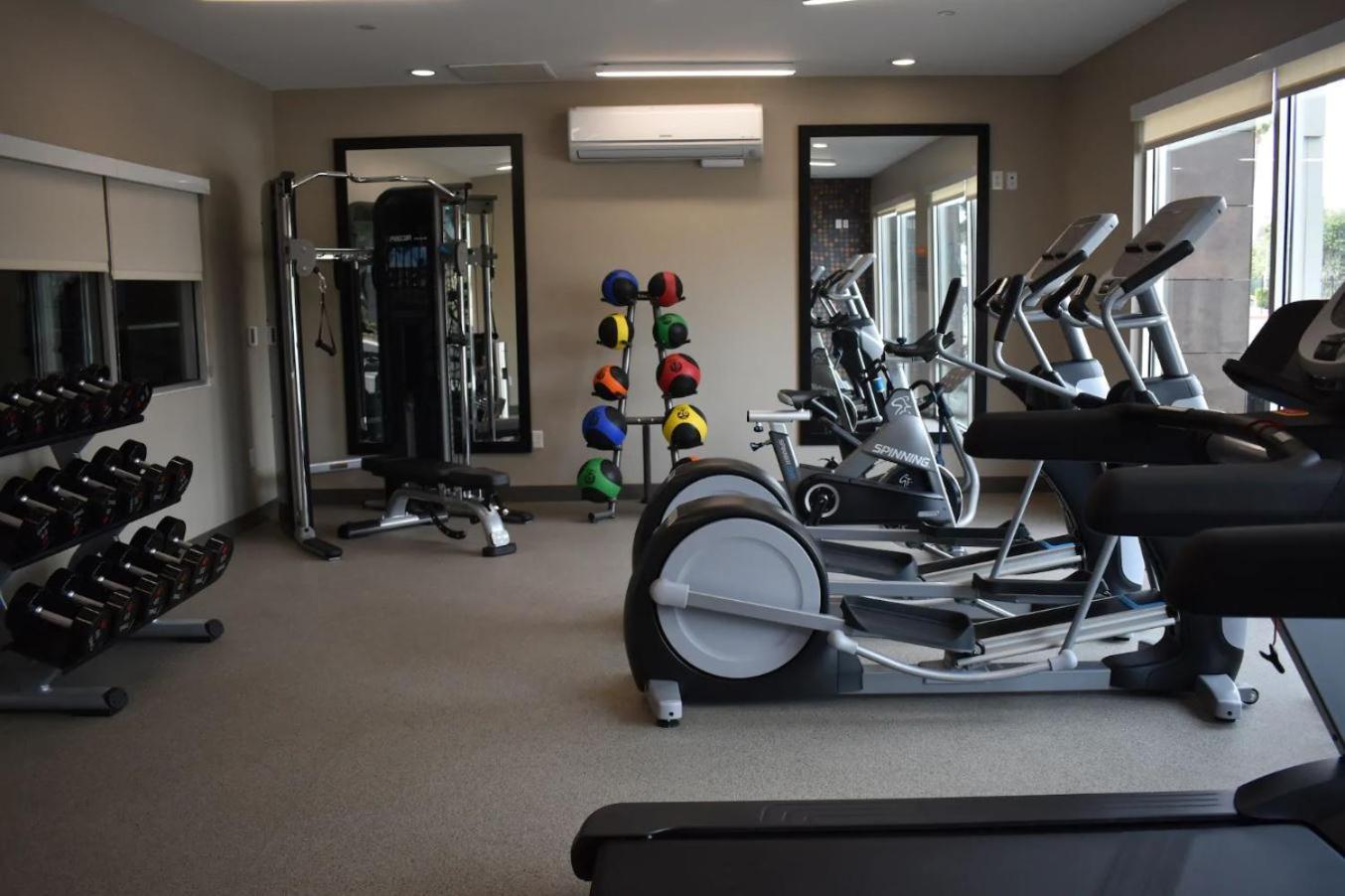 La Quinta Inn & Suites by Wyndham San Bernardino photo 54