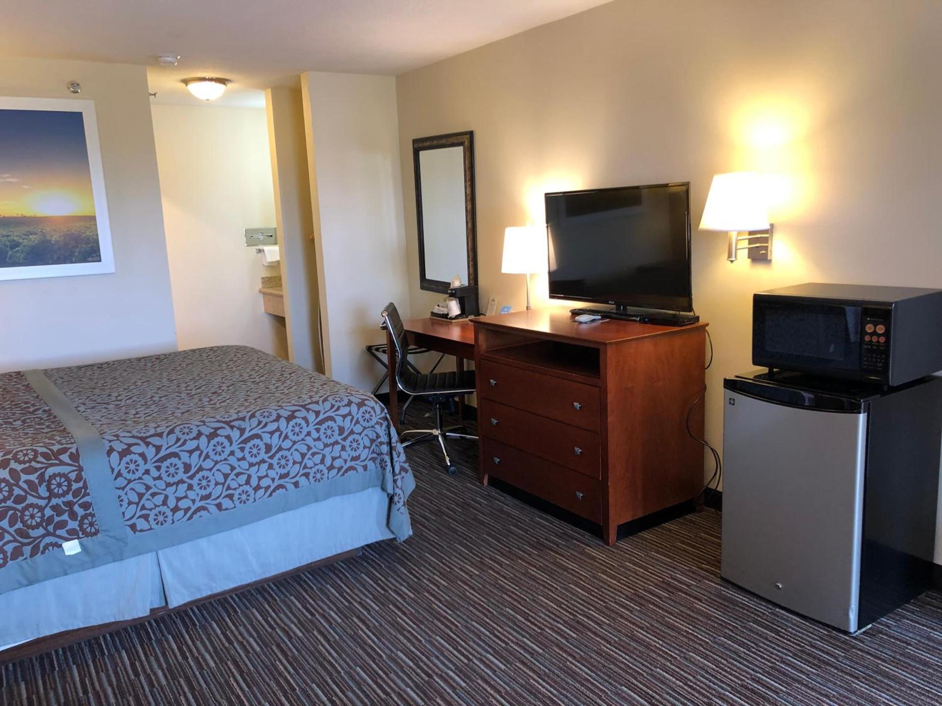 Days Inn by Wyndham Rio Rancho photo 11