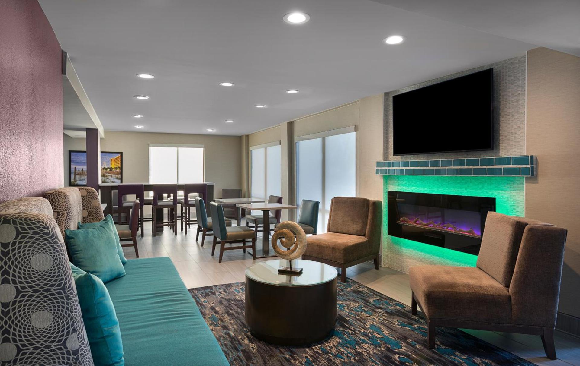 La Quinta Inn by Wyndham North Myrtle Beach photo 11