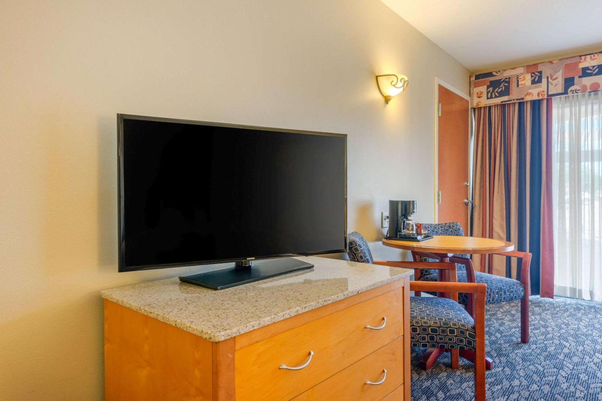 Clarion Inn Ormond Beach at Destination Daytona photo 42