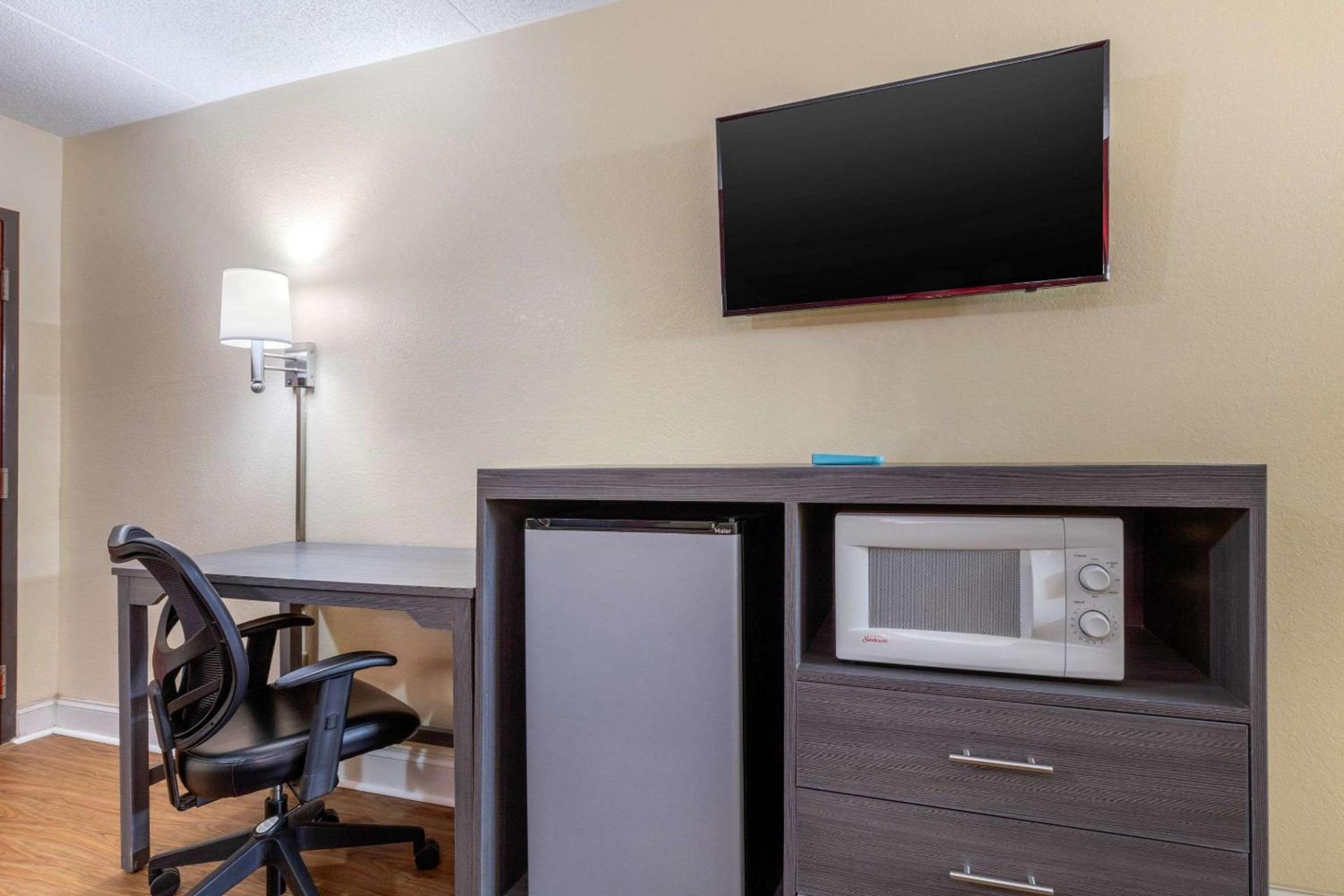 Econo Lodge Chattanooga Northeast - Ooltewah photo 16