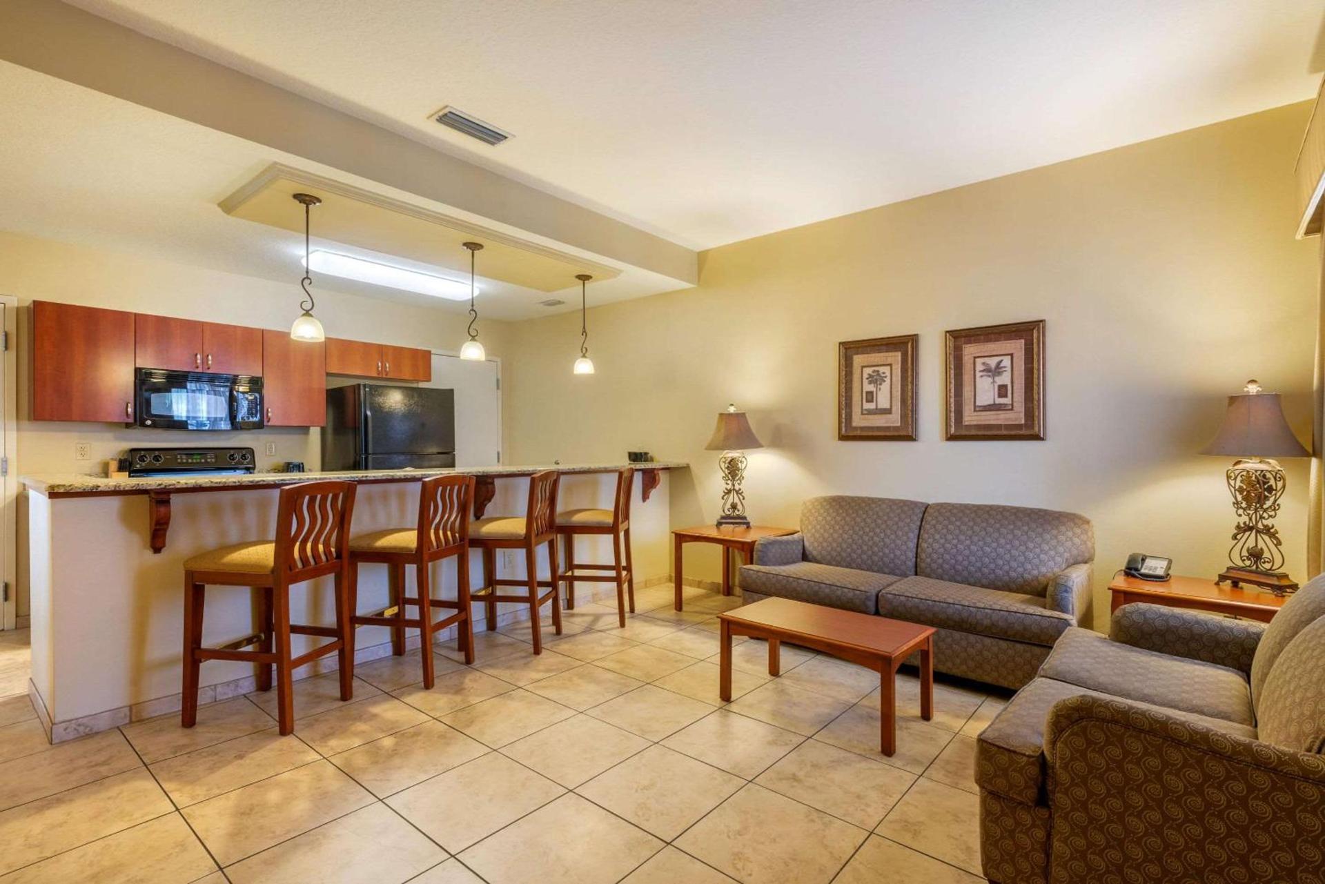 Clarion Inn Ormond Beach at Destination Daytona photo 39