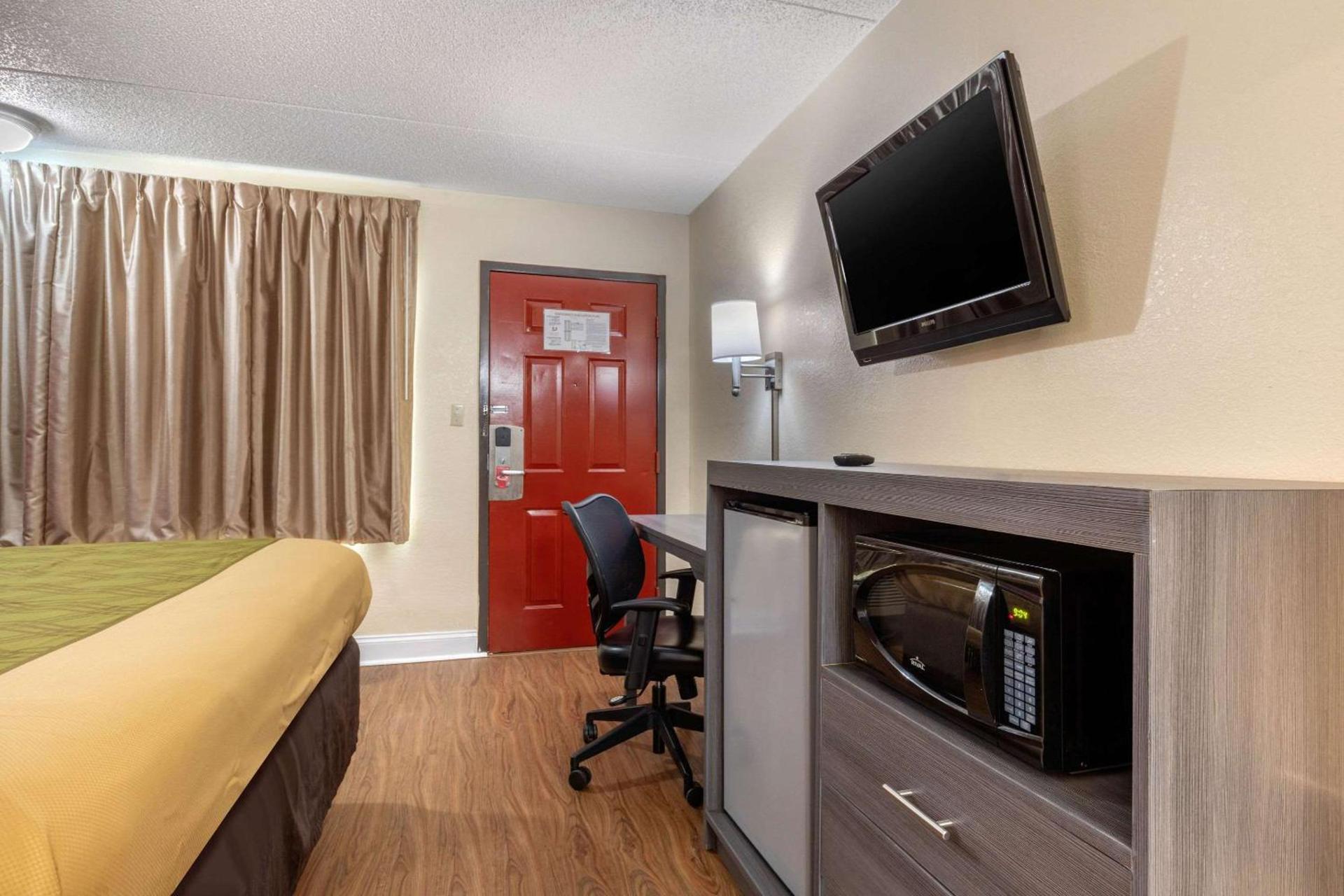 Econo Lodge Chattanooga Northeast - Ooltewah photo 20