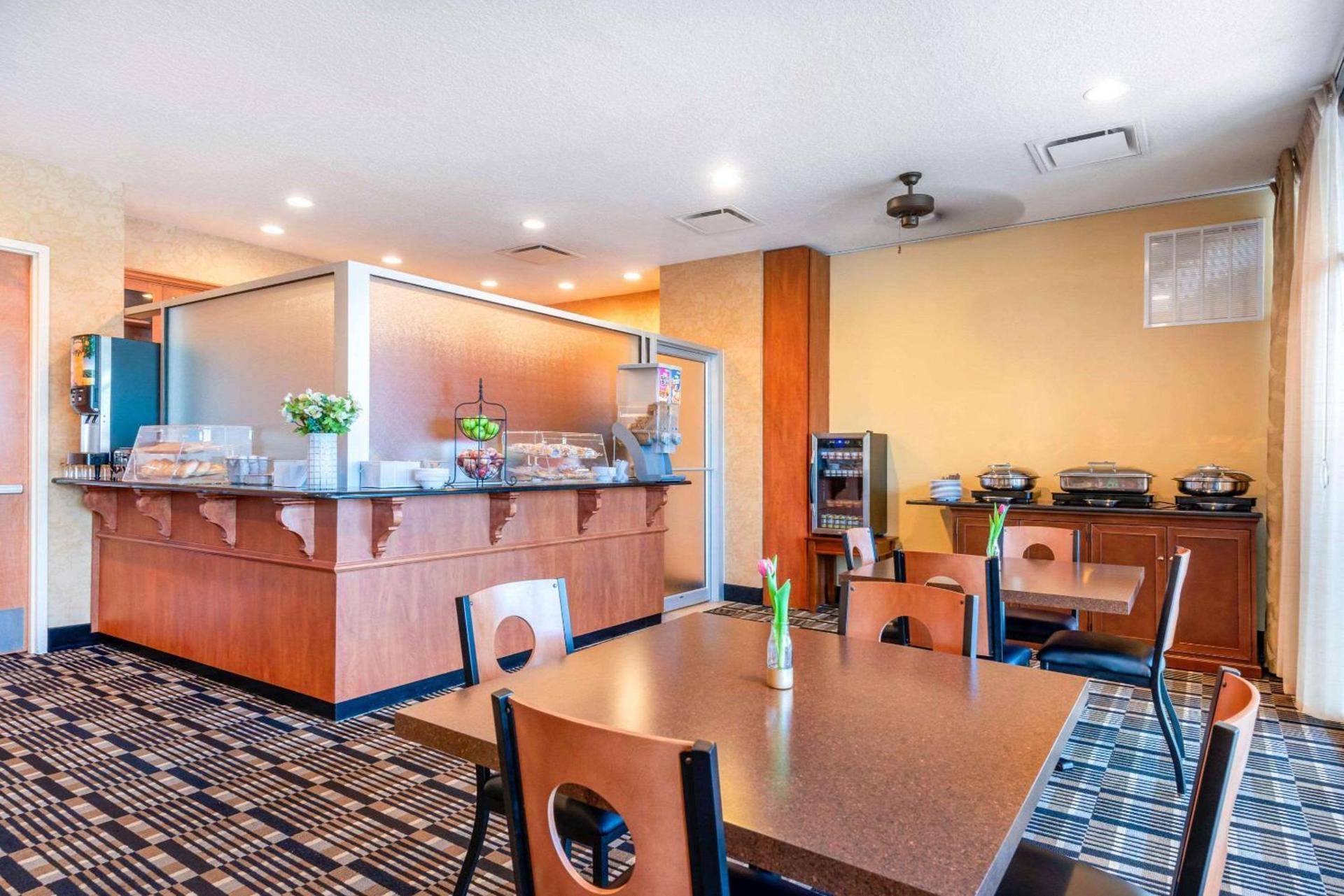 Clarion Inn Ormond Beach at Destination Daytona photo 33