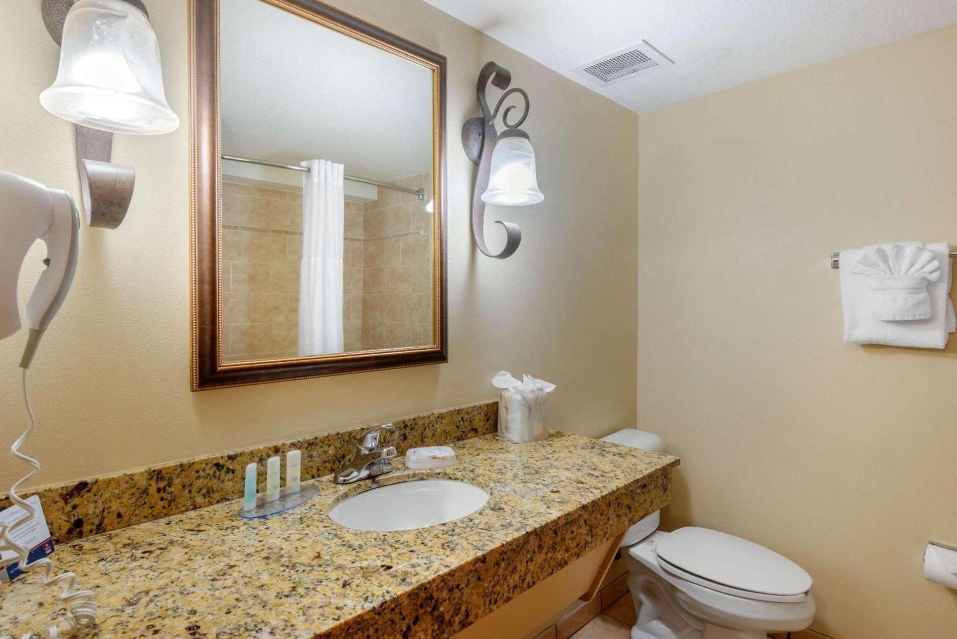 Clarion Inn Ormond Beach at Destination Daytona photo 28
