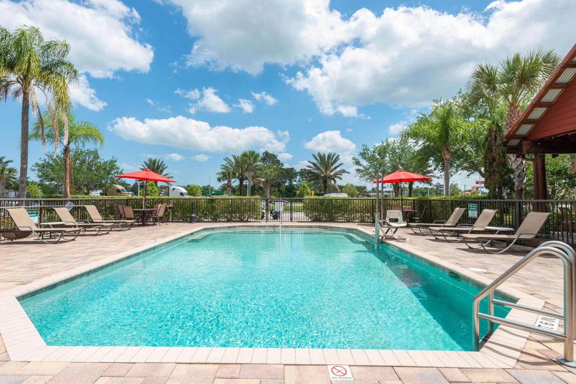 Clarion Inn Ormond Beach at Destination Daytona photo 17