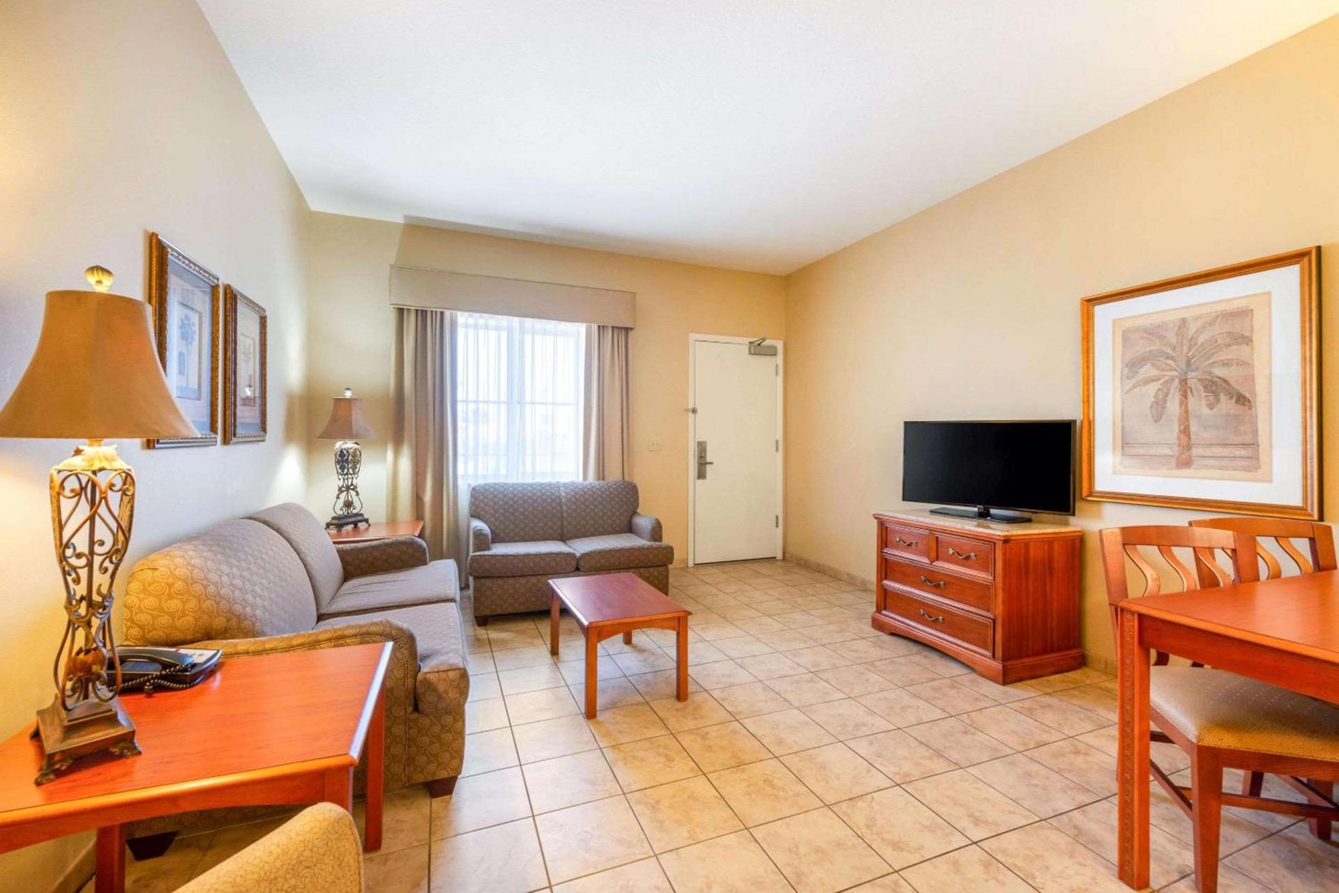 Clarion Inn Ormond Beach at Destination Daytona photo 14