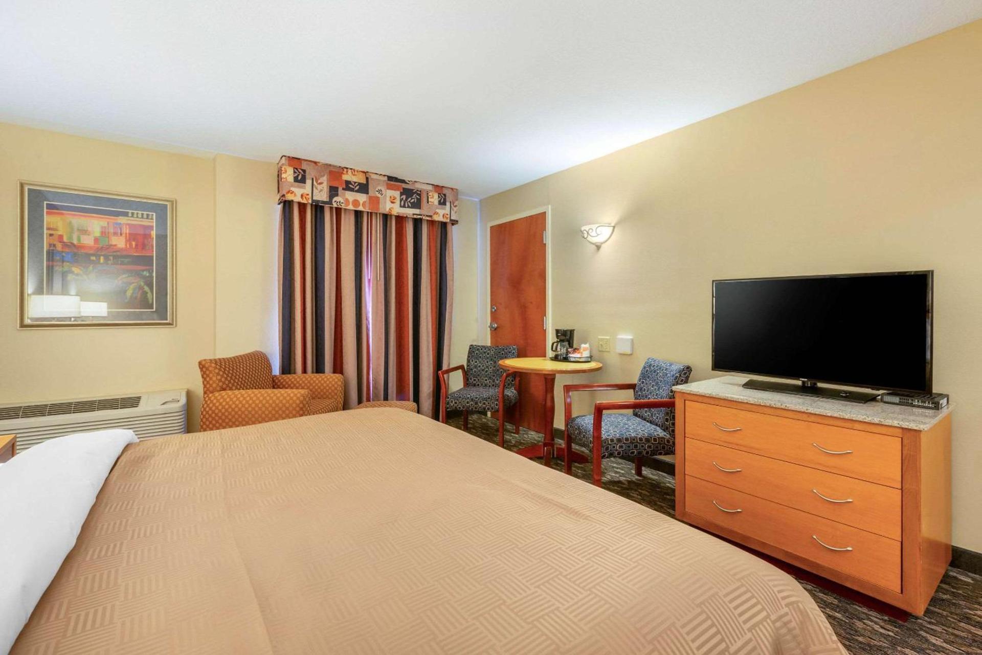Clarion Inn Ormond Beach at Destination Daytona photo 10