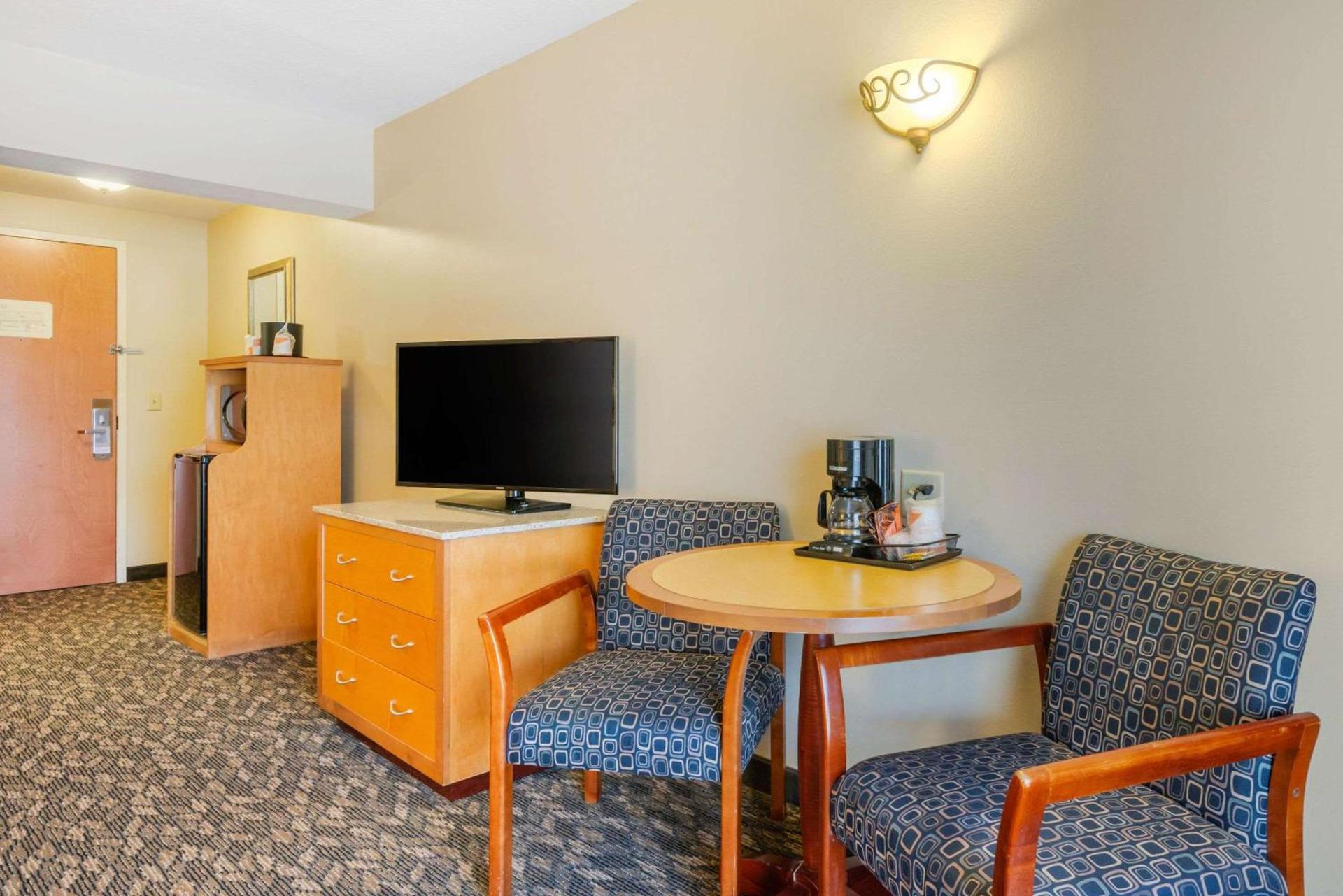 Clarion Inn Ormond Beach at Destination Daytona photo 2
