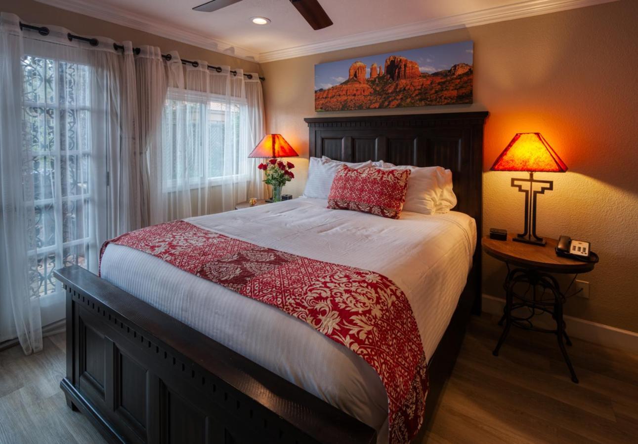 Lantern Light Inn - Romantic Getaway photo 12