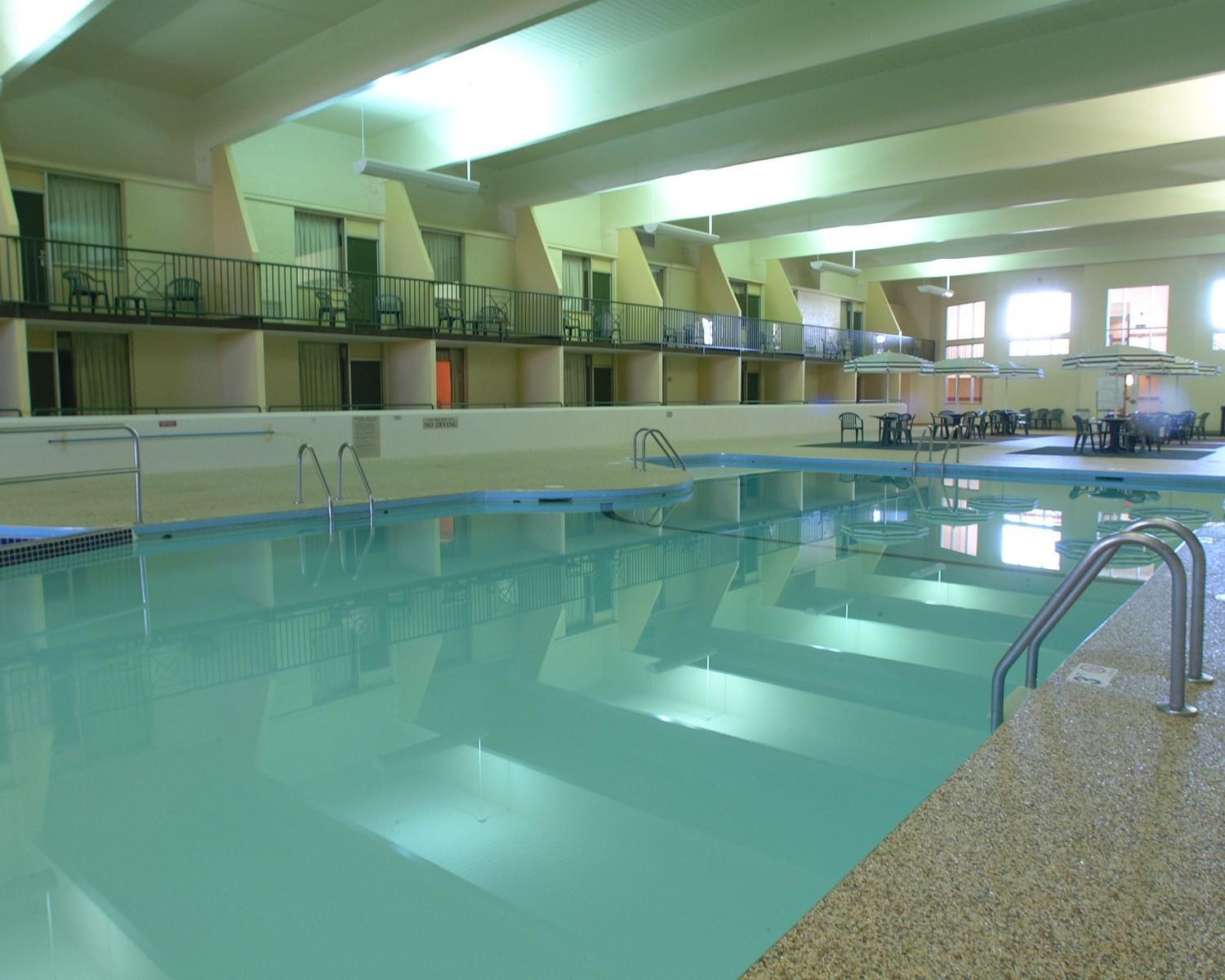 Country Inn & Suites by Radisson, Fergus Falls, MN photo 23