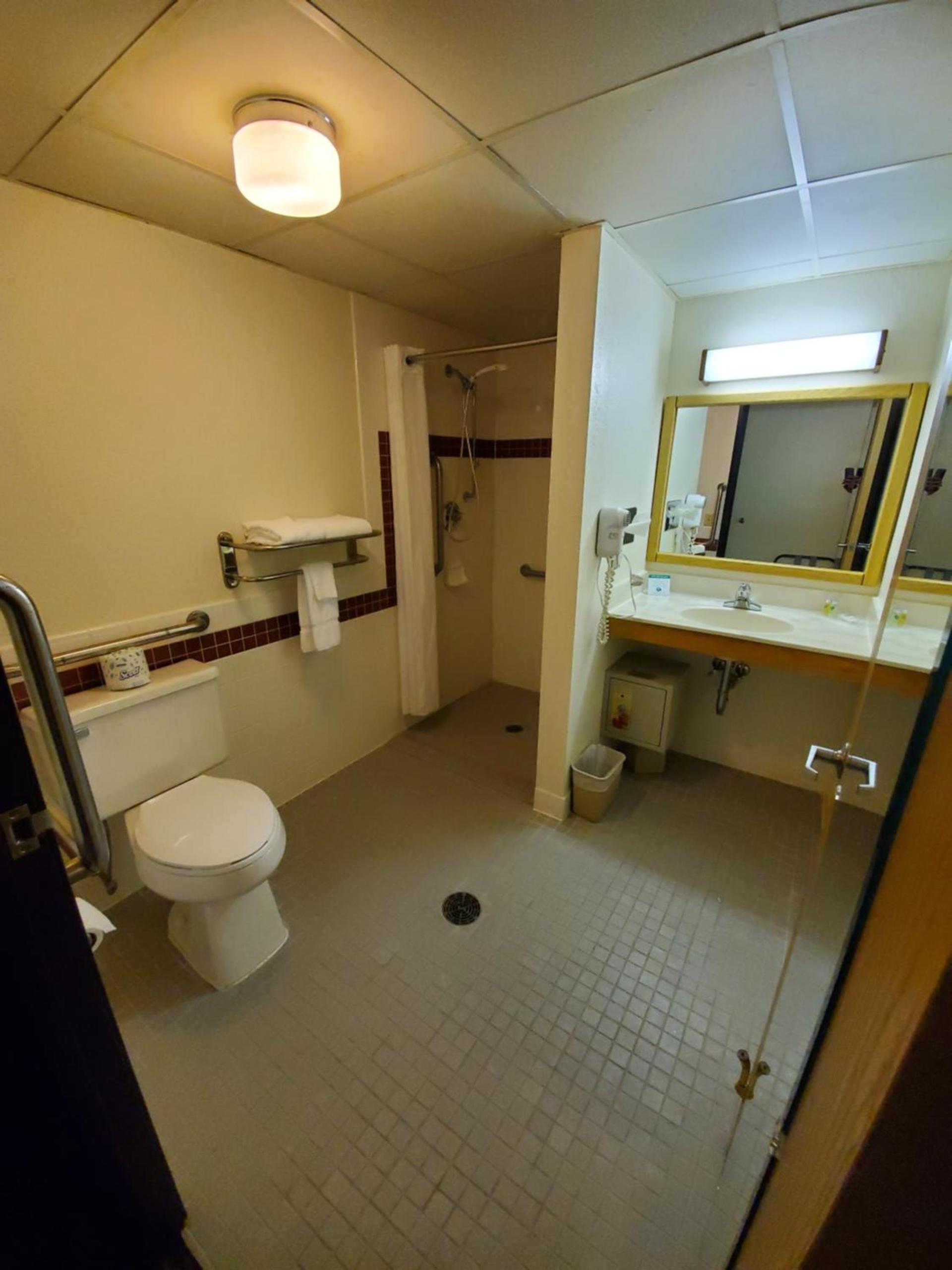 Boarders Inn and Suites by Cobblestone Hotels - Ripon photo 18