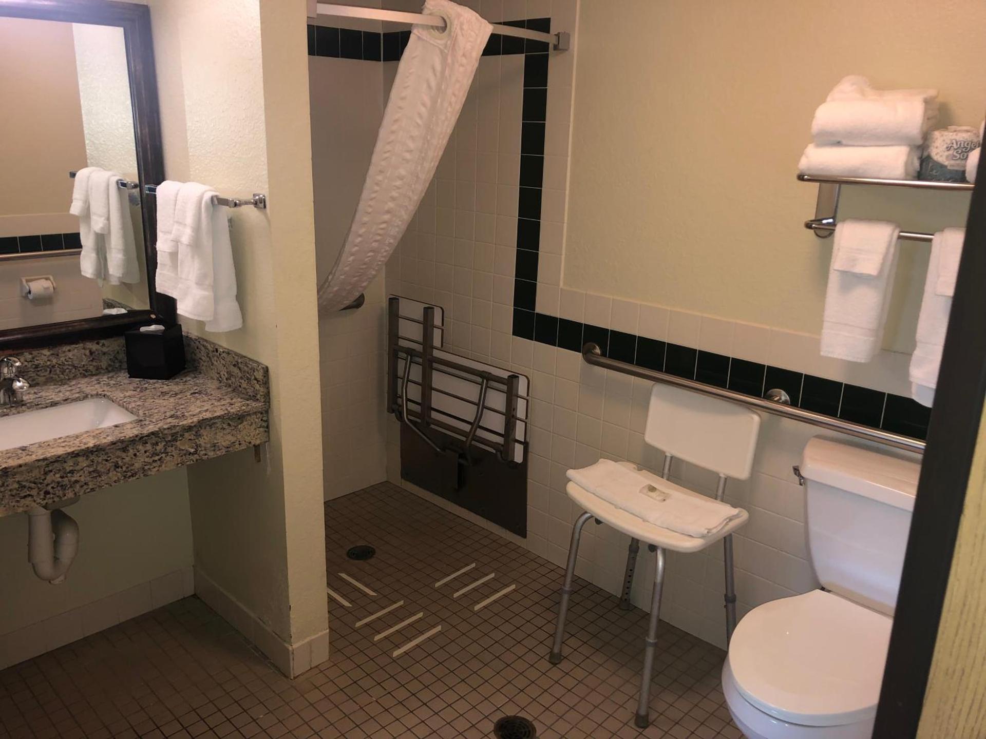 Cobblestone Hotel & Suites - Wisconsin Rapids photo 13