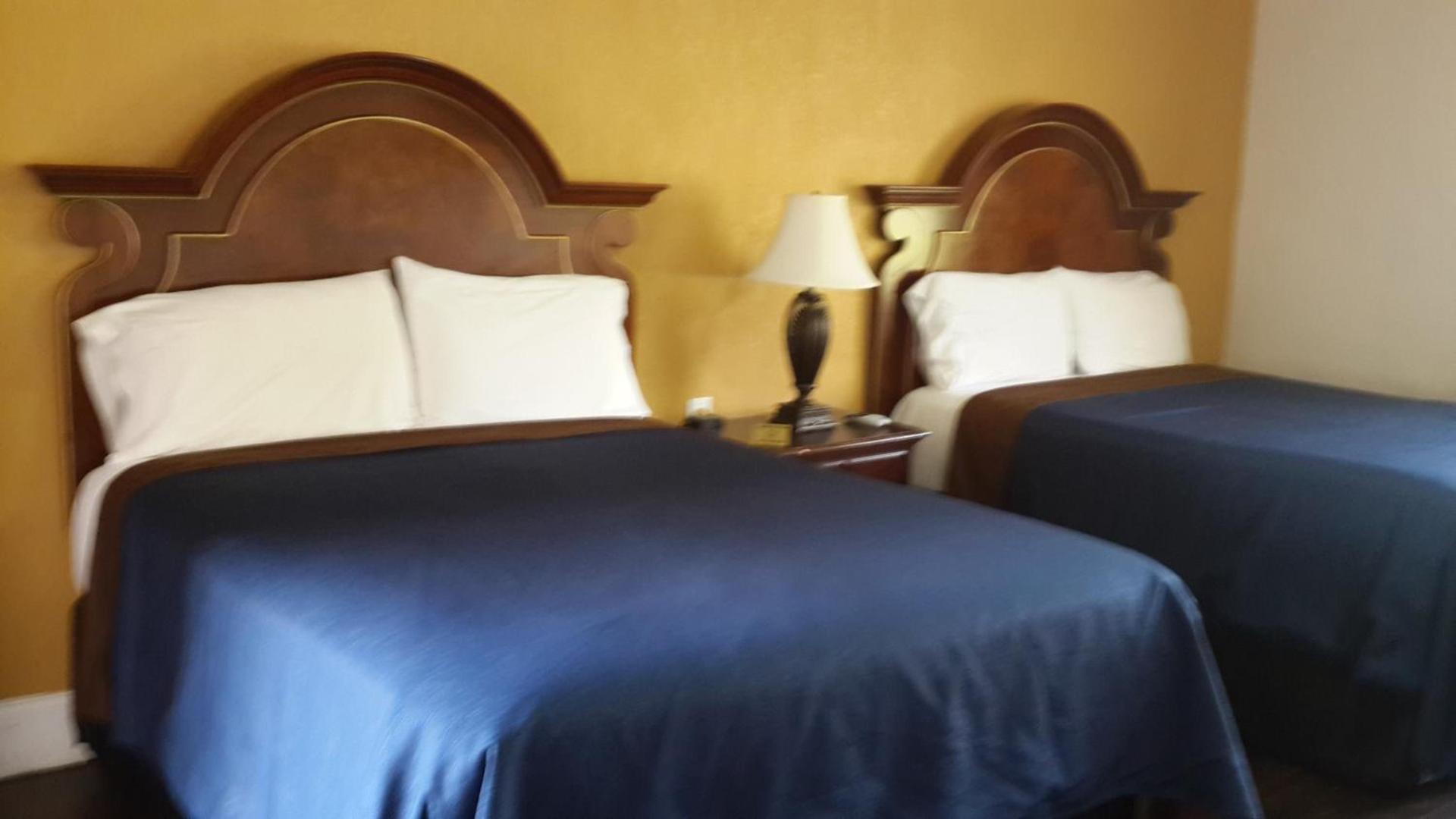 American Regency Inn photo 11