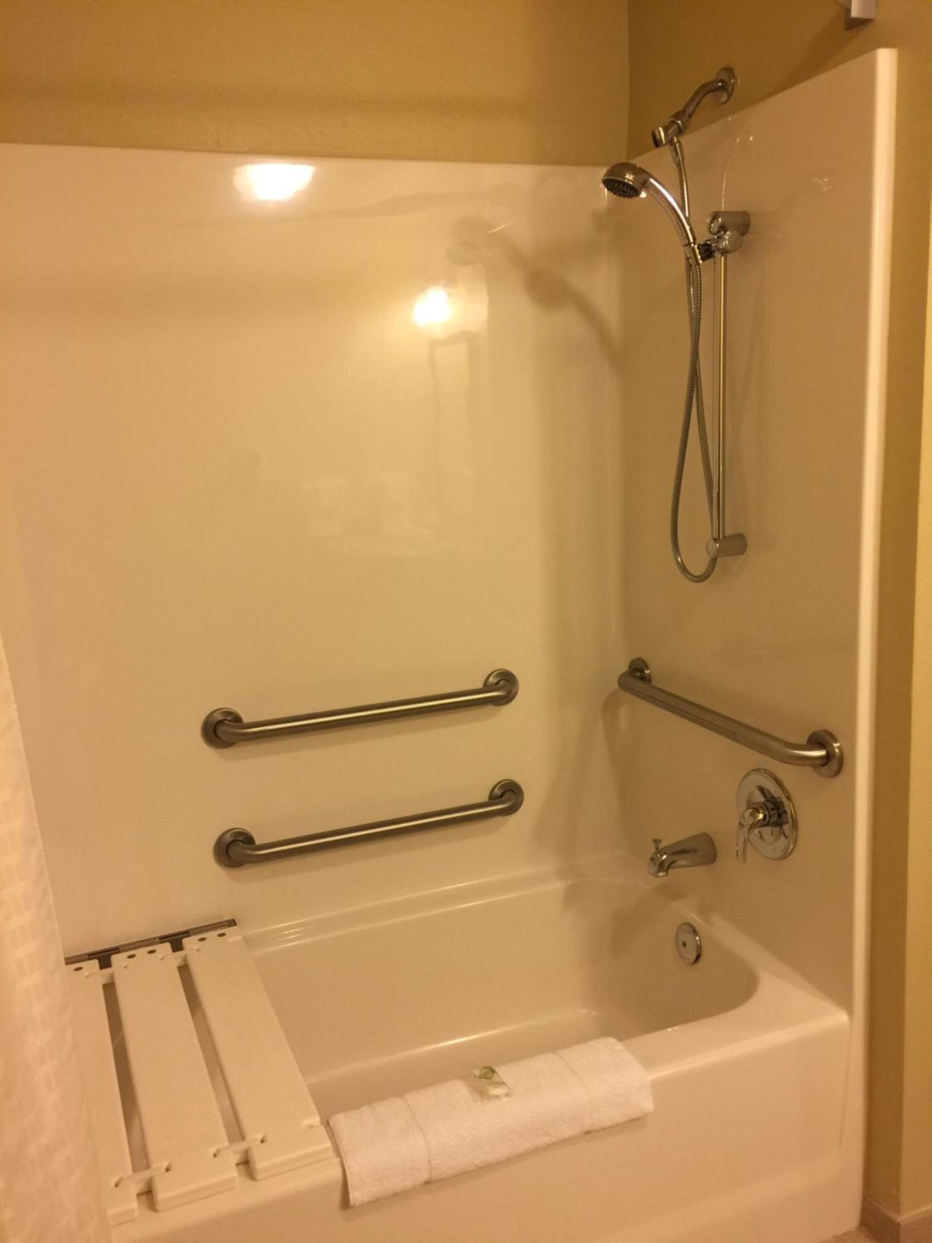 Cobblestone Inn & Suites - Waverly photo 17
